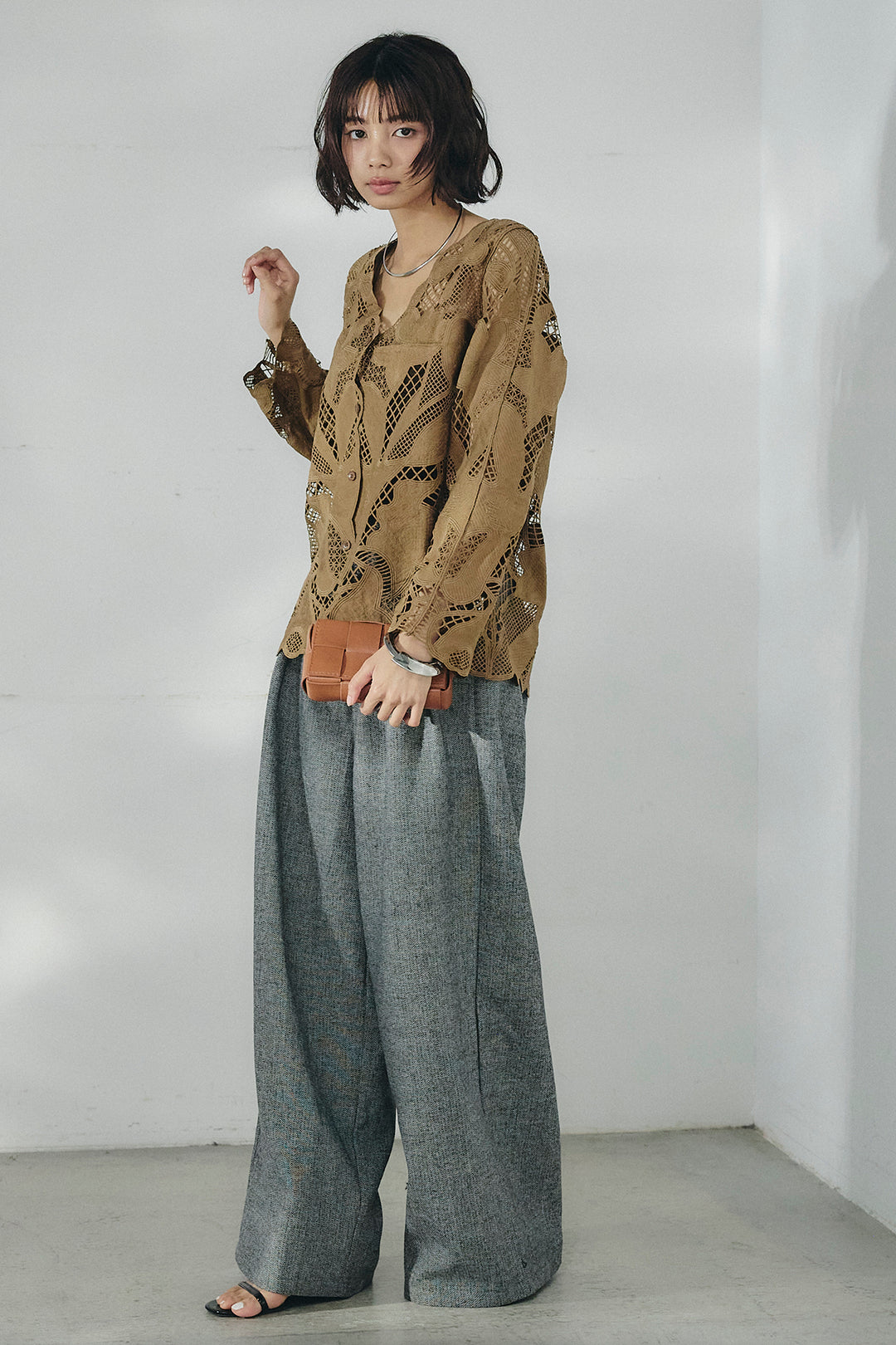 [SET]フラワー刺繍レースブラウス+サイドボタンツイードタックパンツ(2set)