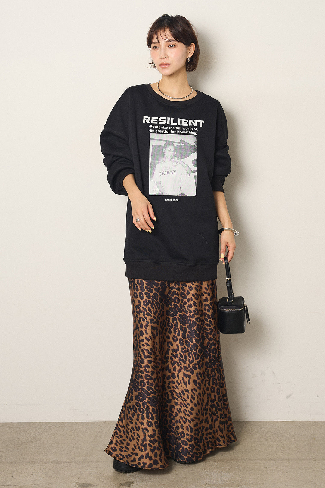 [SET]モノトーンプリントスウェット+レオパード柄サテンスカート(2set)