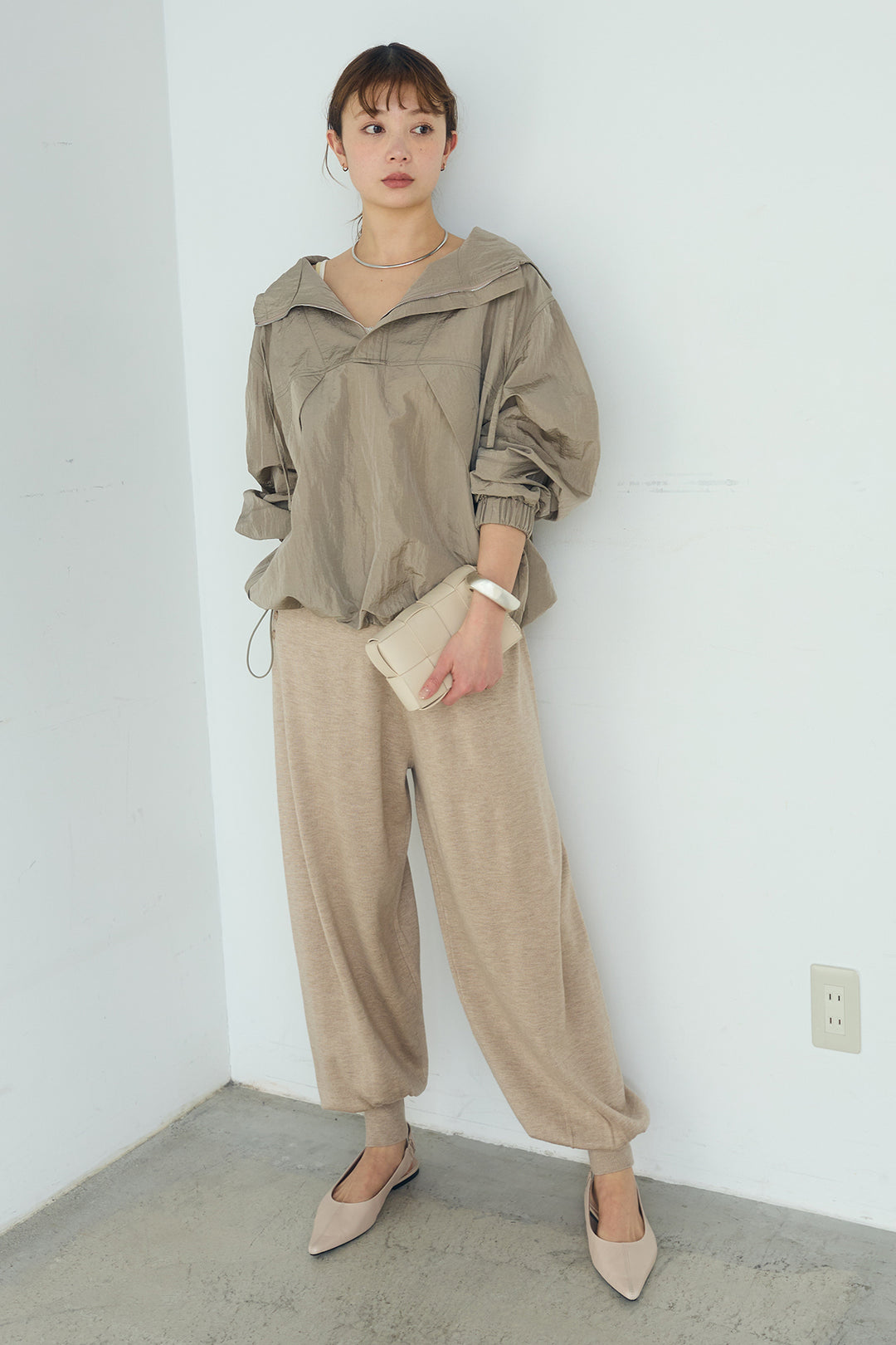 [SET]ナイロンフーディーブルゾンアウター+裾絞りリブニットパンツ(2set)