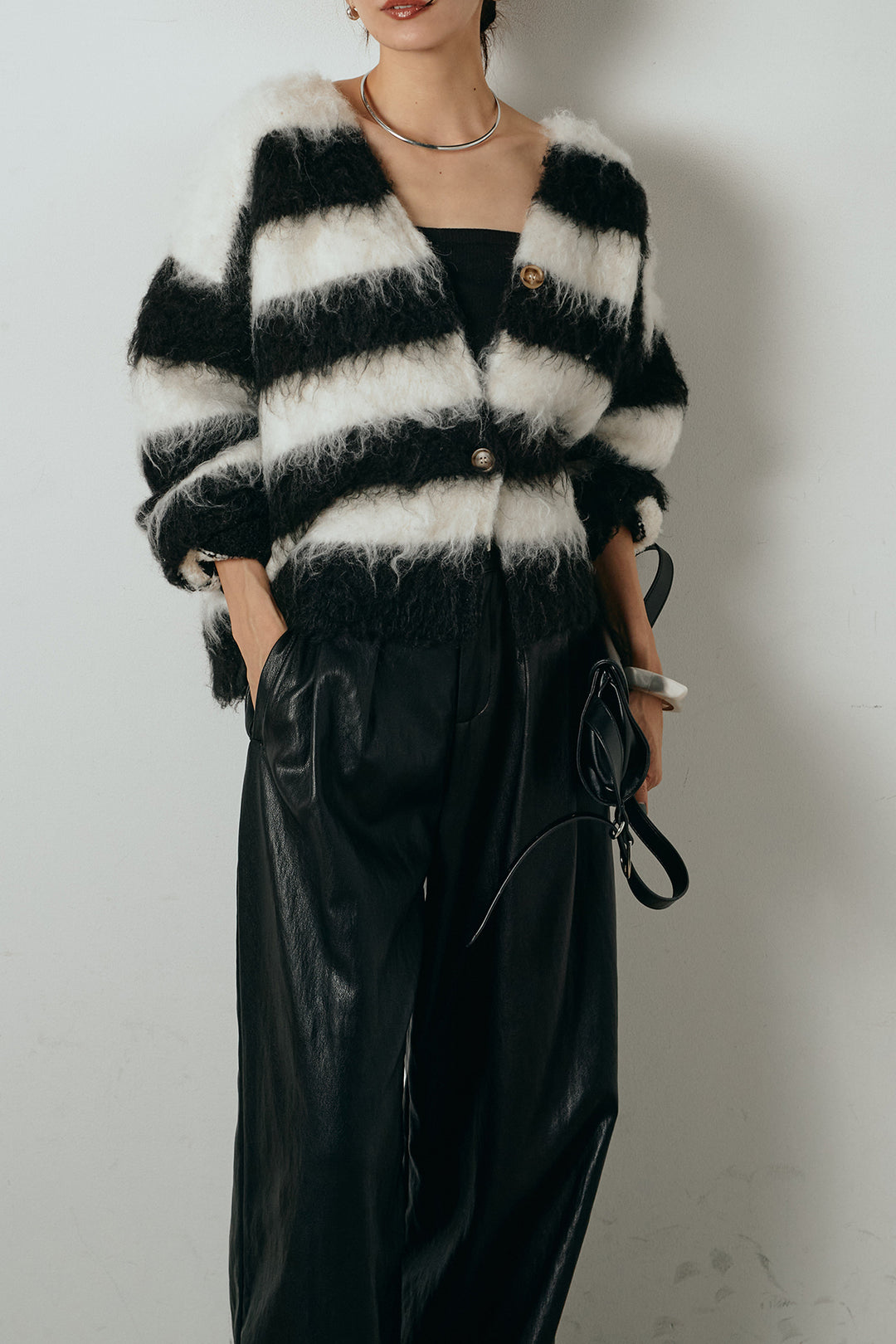 [SET]シャギーボーダー柄ニットカーディガン+ベルト付きレザーライクタックパンツ(2set)