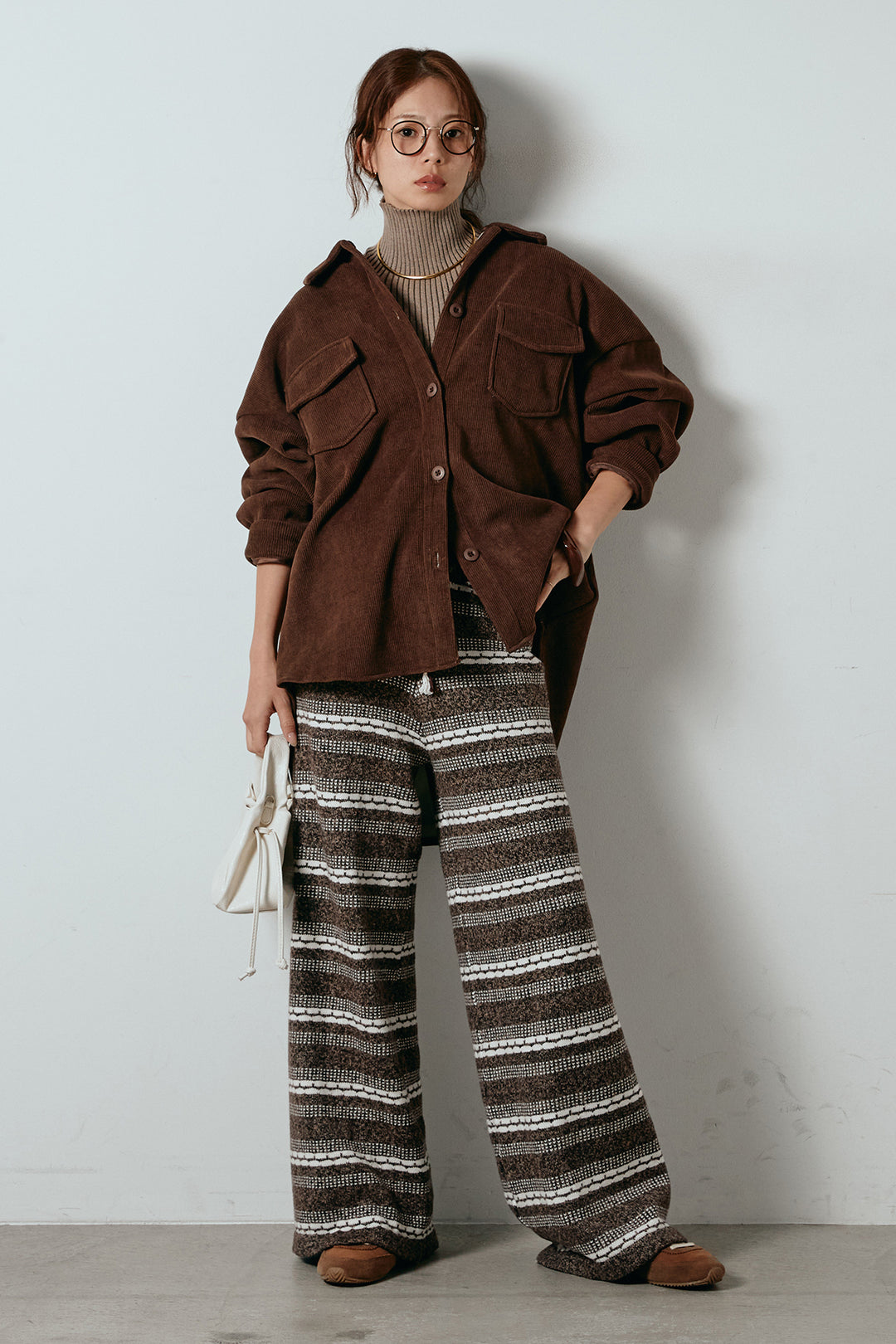 [SET]襟付きコーデュロイポケットシャツ+マルチライン柄リラックスニットパンツ(2set)