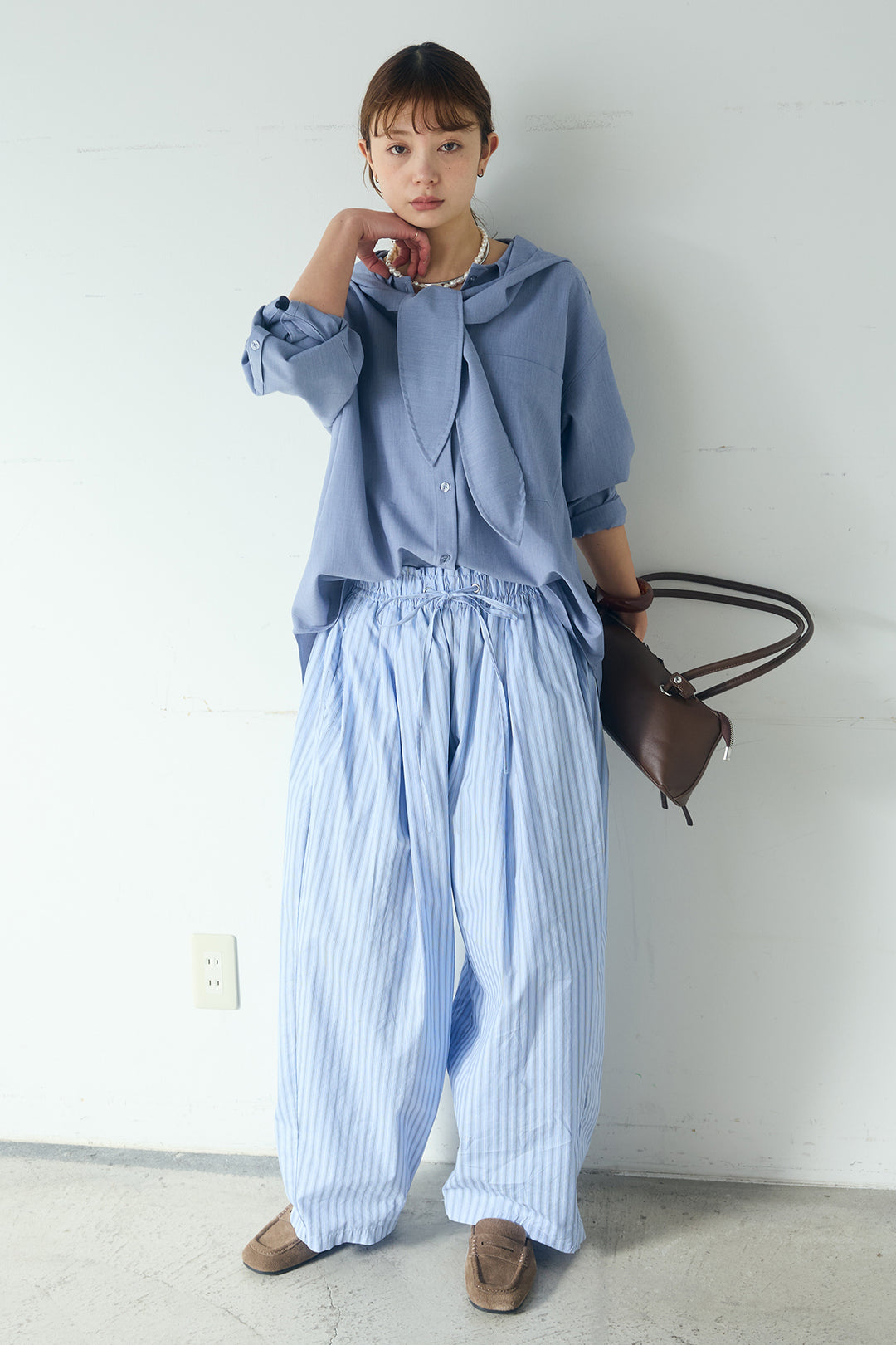 [SET]無地タイ付フーディーBIGシャツ+ランダムストライプタックギャザーパンツ(2set)