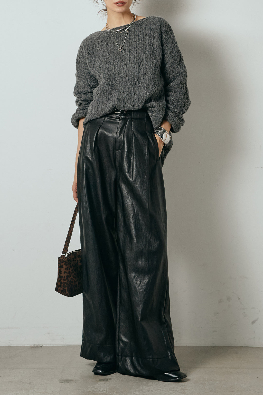 [SET]ボリューム編みニットプルオーバー+ベルト付きレザーライクタックパンツ(2set)