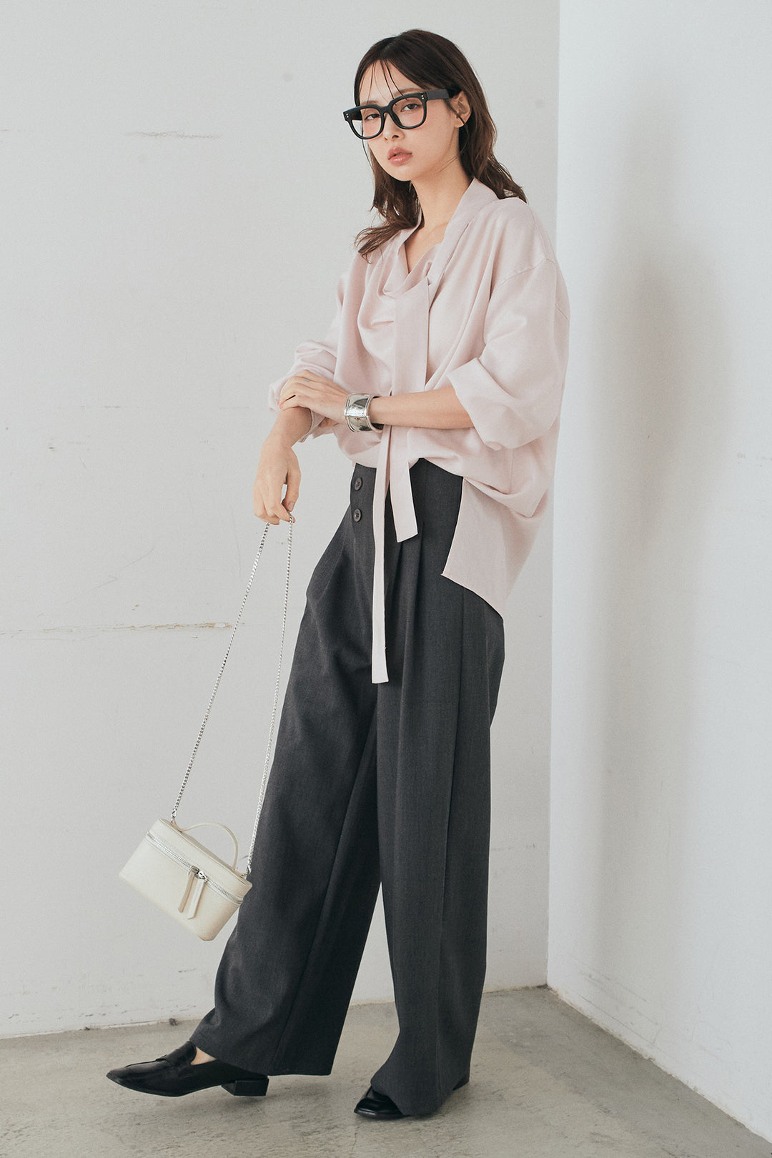 [SET]ニュアンスボータイブラウス+斜めボタンタック入りスラックス(2set)