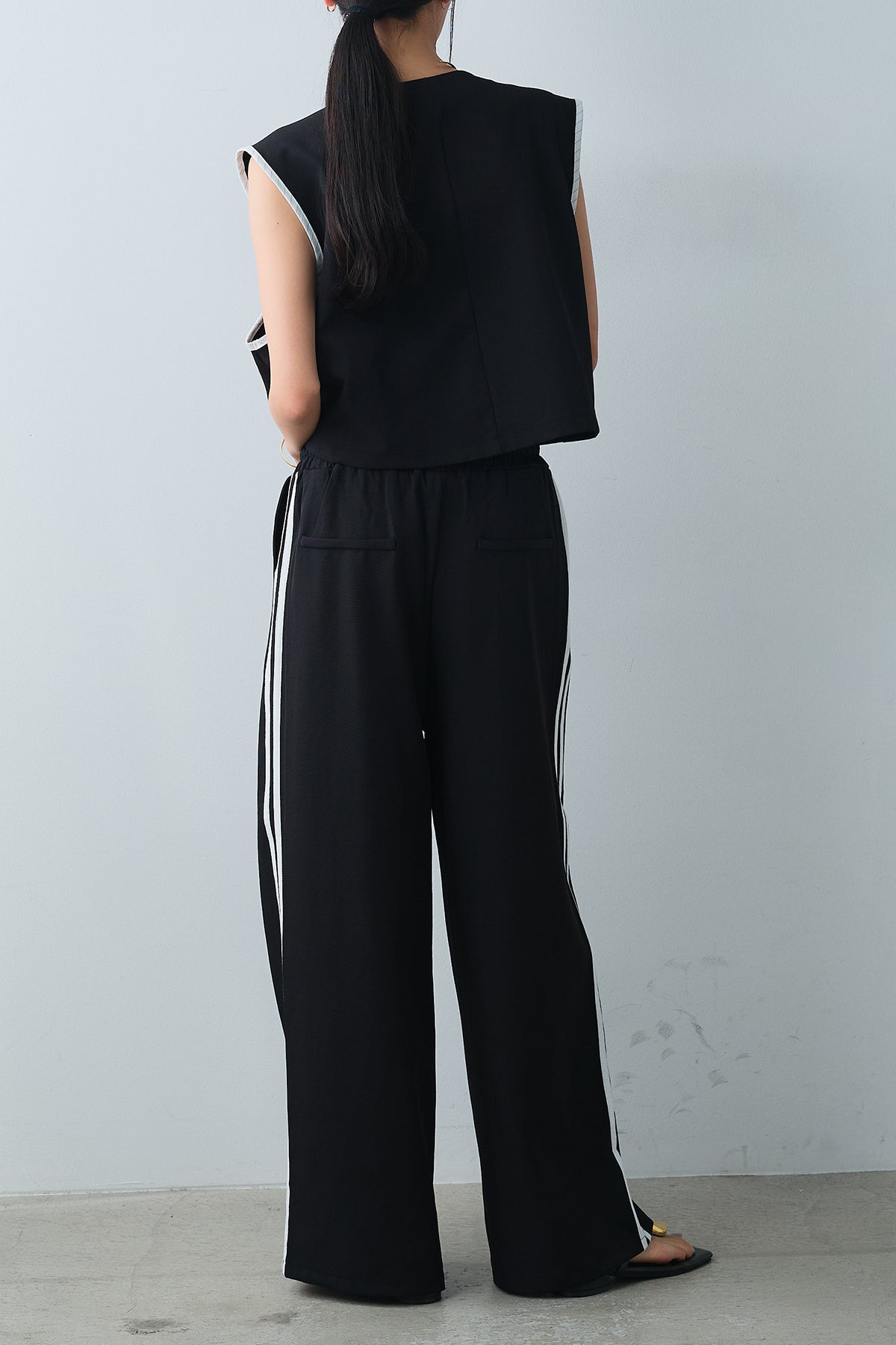 筑0043 エレッセ V型競パン サイズM？ ２枚セット Amazon.co.jp: ellesse(エレッセ) レディース フィットネス水着
