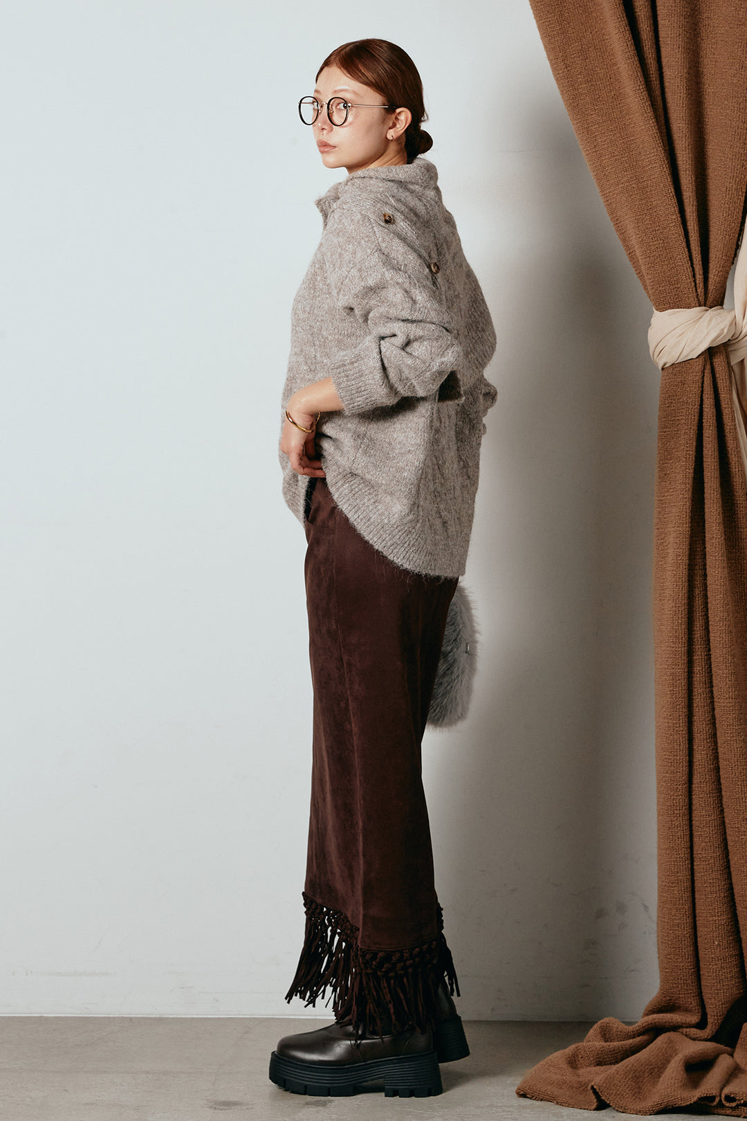 [SET]ケープデザインケーブルニットトップス+スウェードライク裾フリンジスカート(2set)