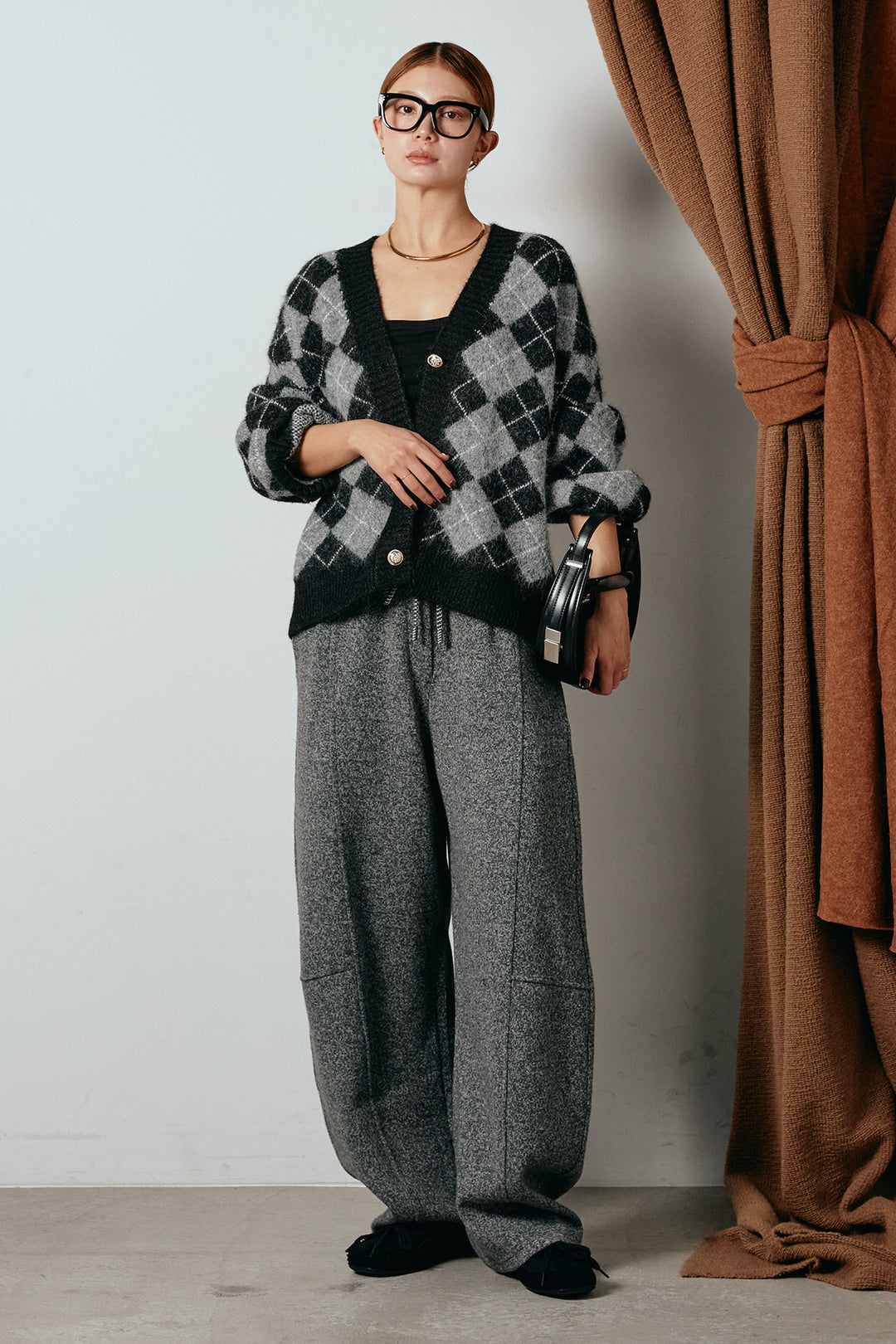 [SET]オーバーサイズ総柄Vネックニットカーディガン+杢ニットフレアパンツ(2set)