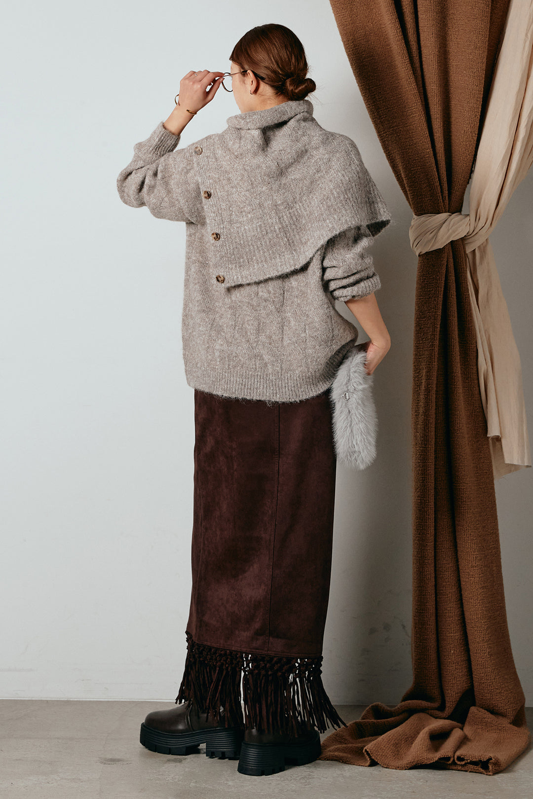 [SET]ケープデザインケーブルニットトップス+スウェードライク裾フリンジスカート(2set)