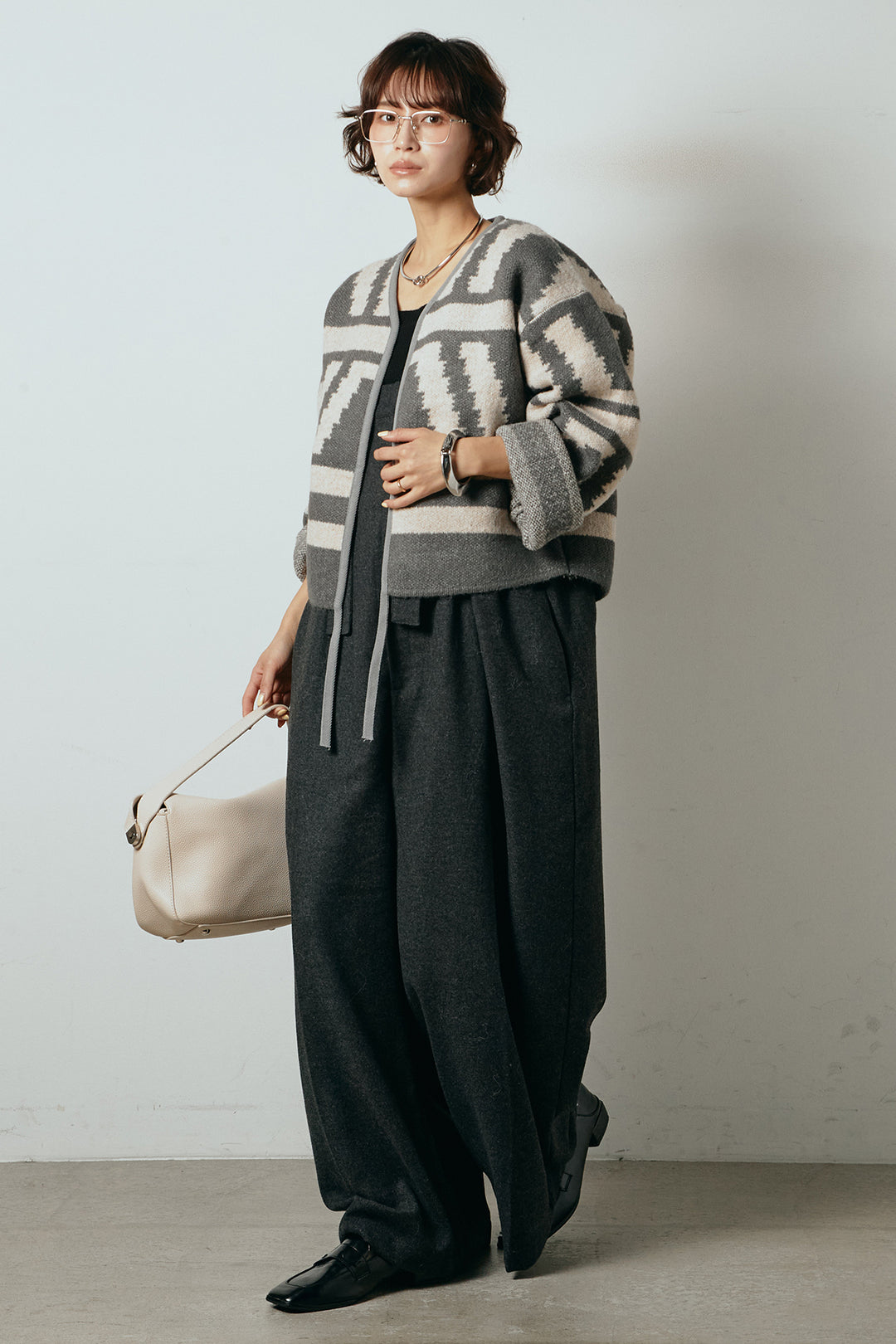 [SET]ノーカラー幾何学模様アウター+ウール混フランネルワイドサロペット(2set)