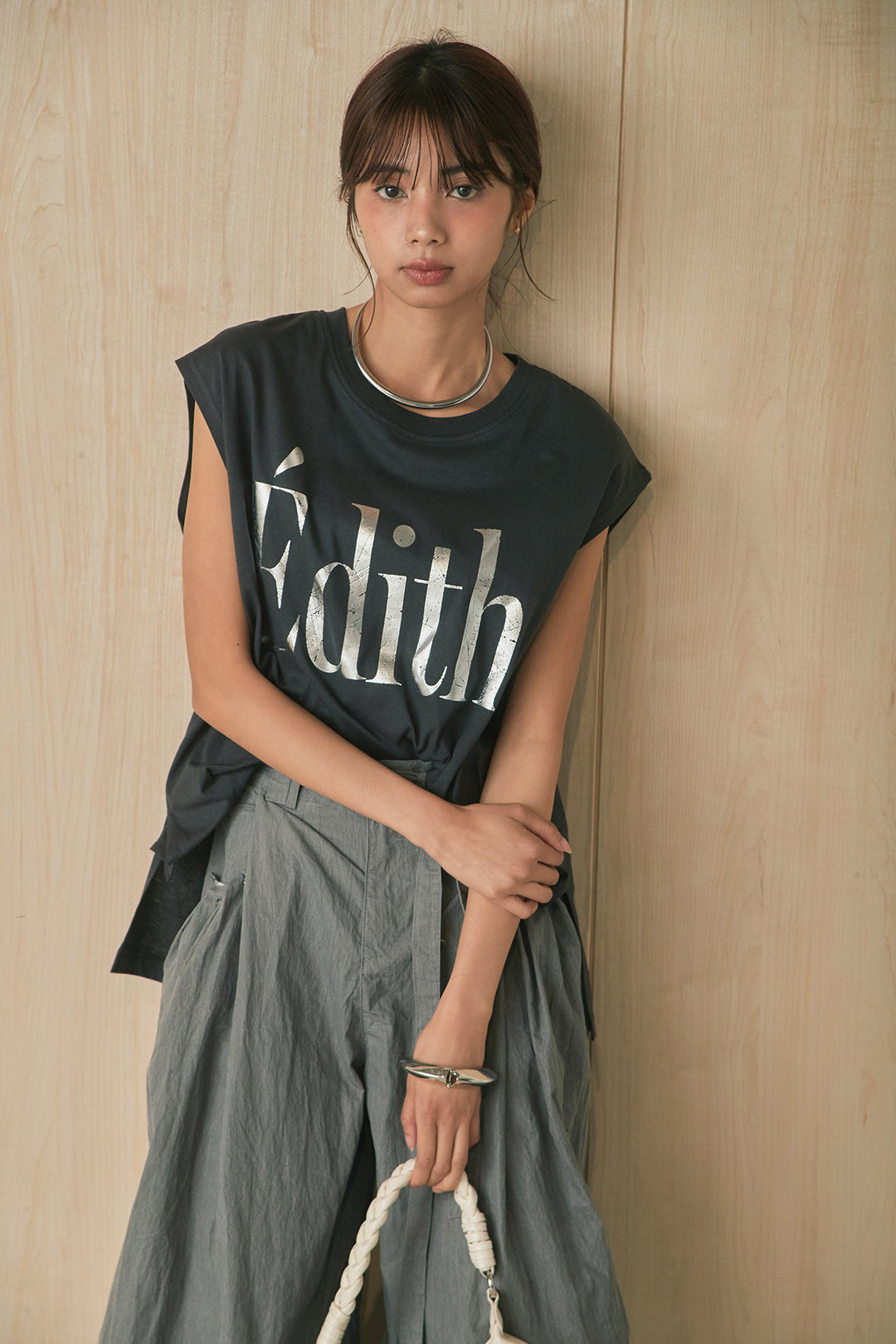 [SET]箔ロゴプリントノースリーブTシャツ+スタッズ付きポケットタックパンツ(2set)