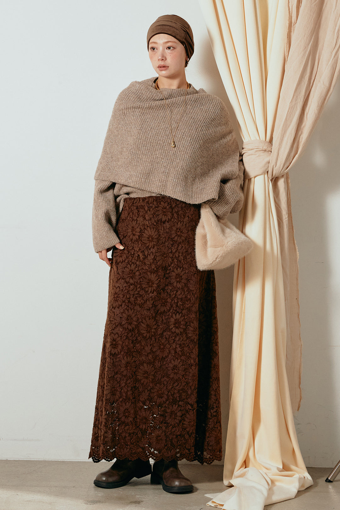 [SET]ケープデザインリブニットトップス+花柄刺繍ベロアフレアスカート(2set)