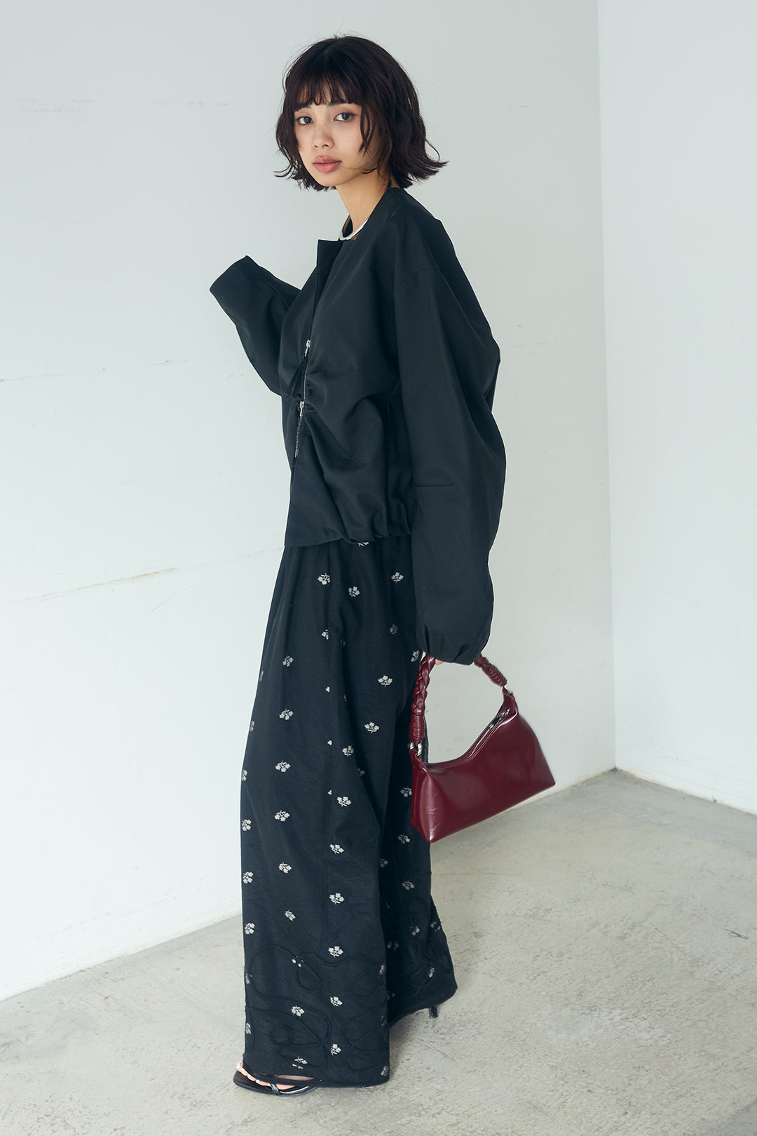 [SET]ニュアンスウェーブ刺繍シアーチュールパンツ+花柄刺繍ツイルタックパンツ(2set)