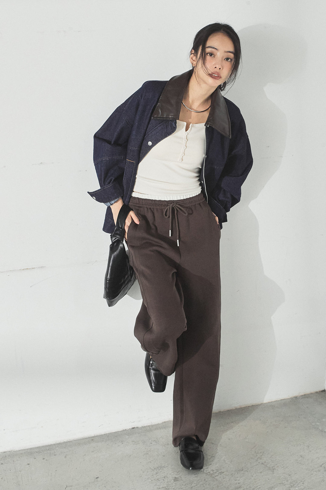 [SET]加工デニムレザー襟付きデニムブルゾン+スウェットバレルパンツ+カップ付きリブニットタンクトップ(3set)
