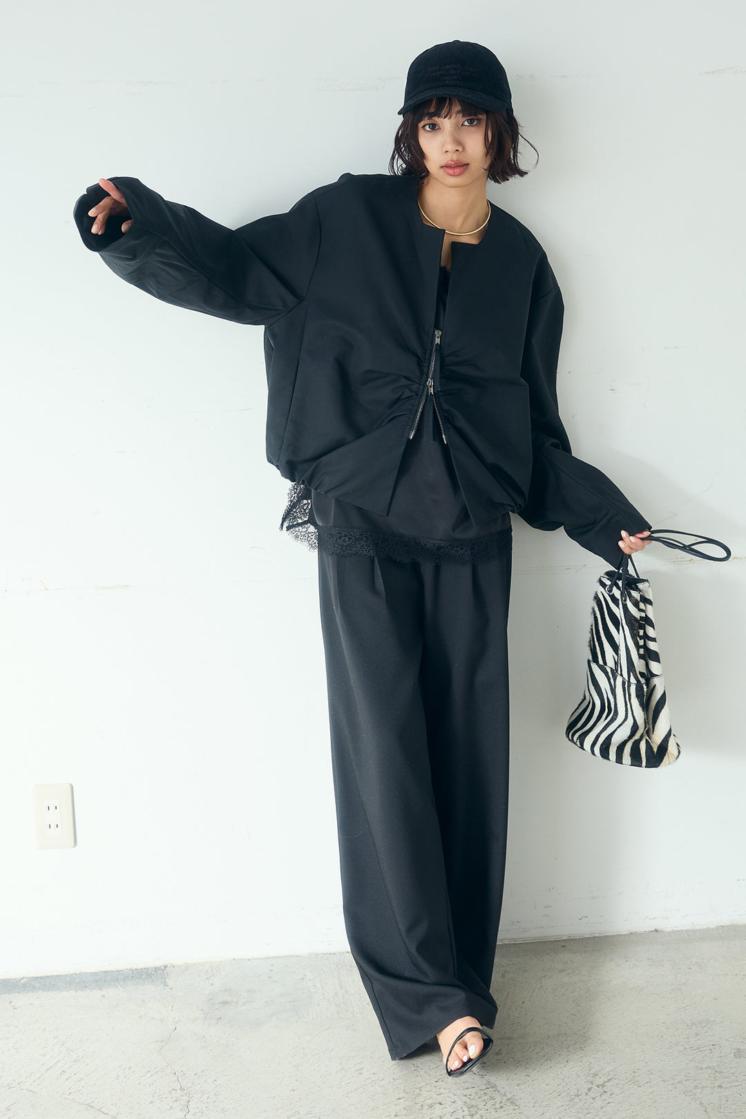 [SET]ノーカラーフロントギャザージップアウター+ブロード切り替えぺプラムタンク(2set)