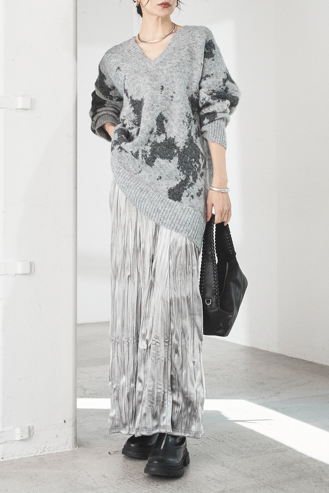 [SET]アブストラクト柄ニットプルオーバー+ベロアロングプリーツスカート(2set)