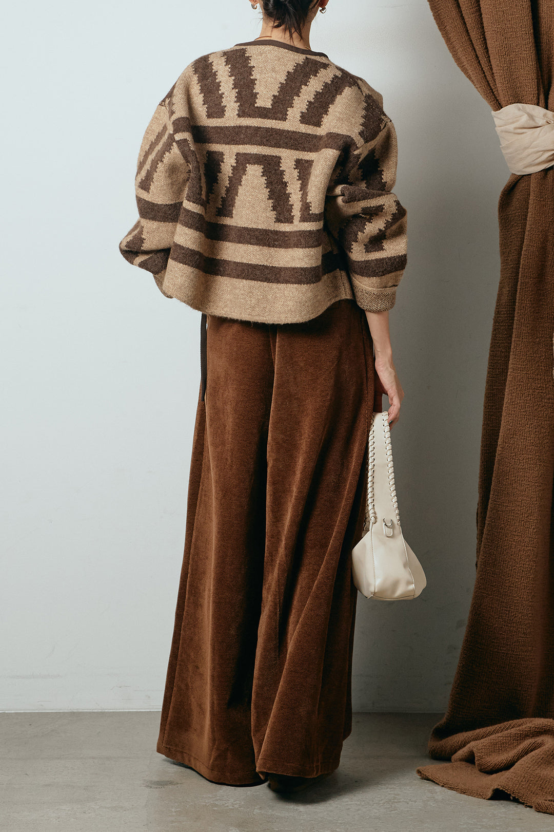 [SET]ノーカラー幾何学模様アウター+ベルトループコーデュロイワイドパンツ(2set)