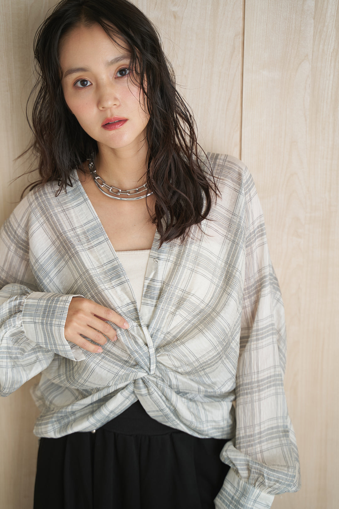 [SET]フロントツイストチェックシアーブラウス+ウエスト折り返しタックワイドスウェットパンツ(2set)