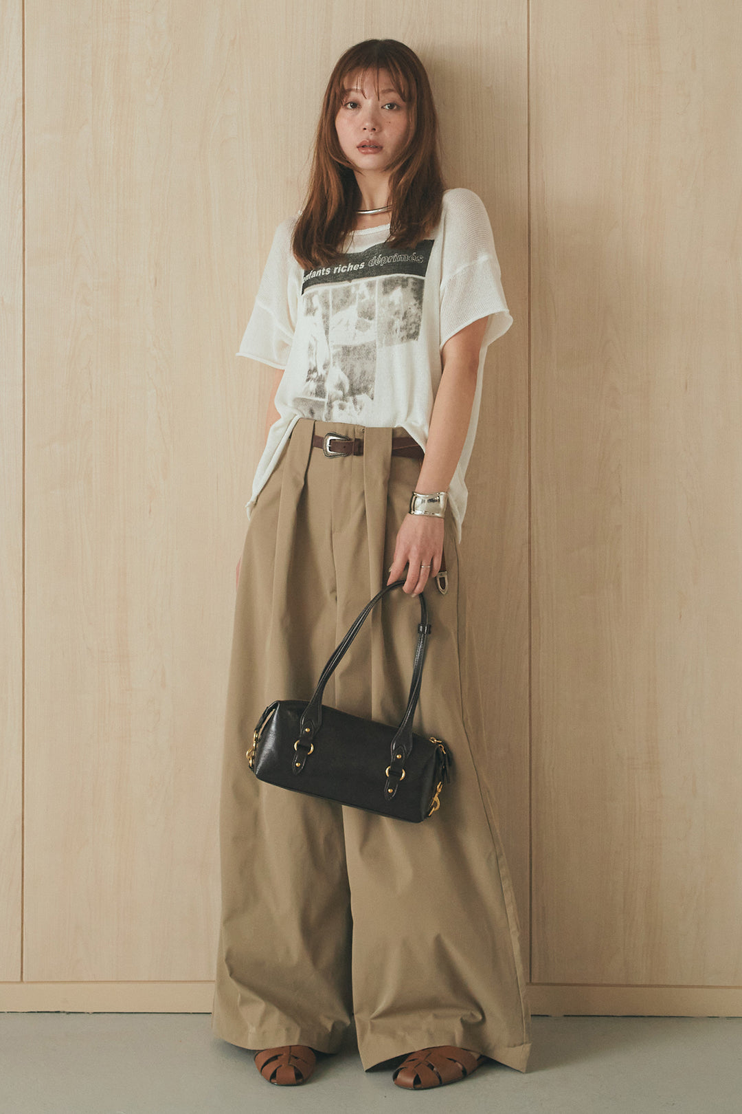 [SET]半袖モノトーングラフィックトップス+ベルトループデザインハイウエストタックパンツ(2set)