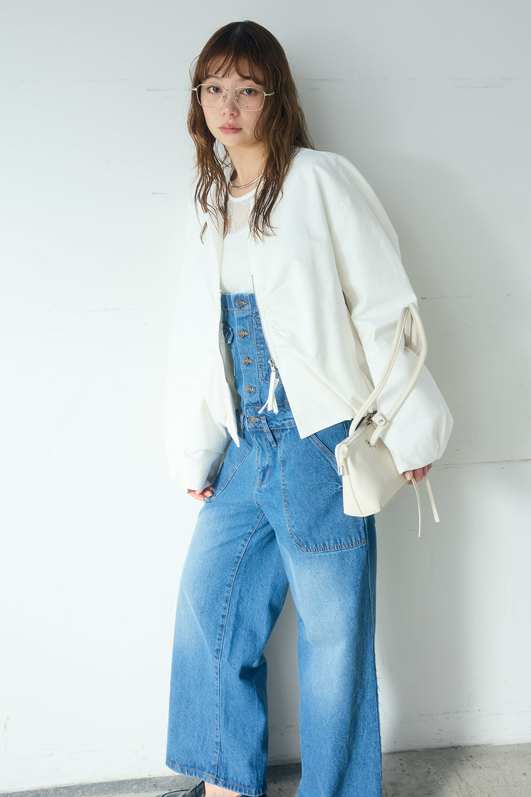 [SET]ノーカラーフロントギャザージップアウター+デニムサロペットワイドパンツ(2set)