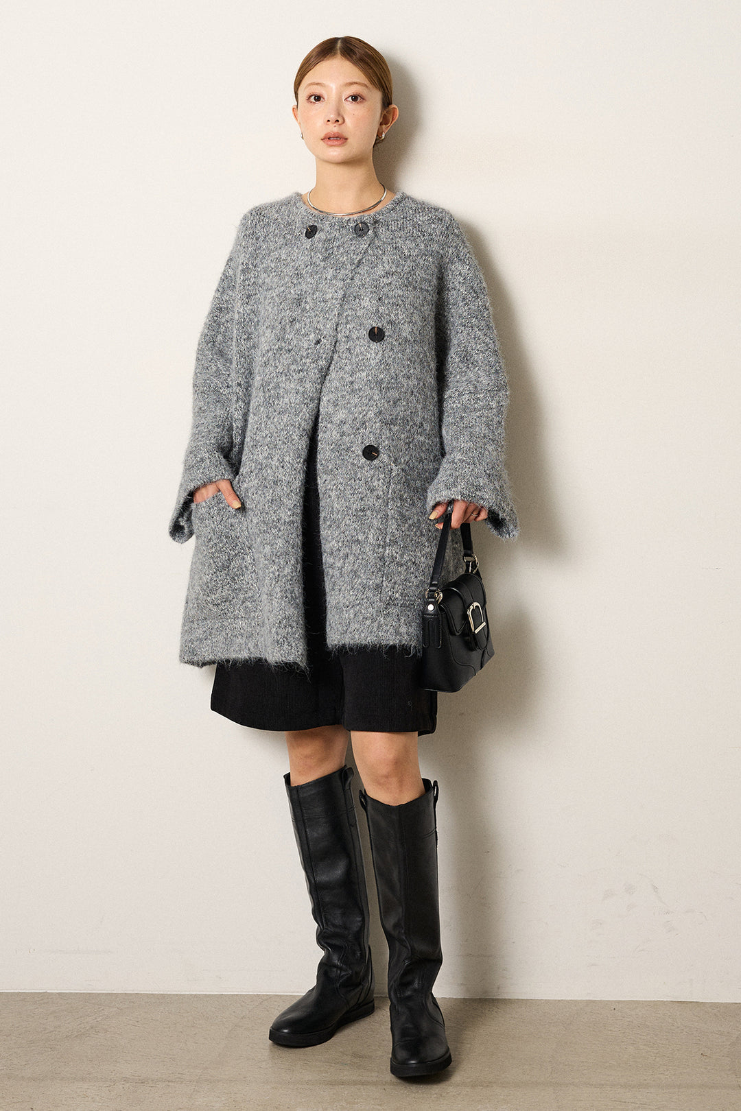 [SET]アシンメトリーボタンニットカーディガン+リラックスコーデュロイハーフパンツ(2set)