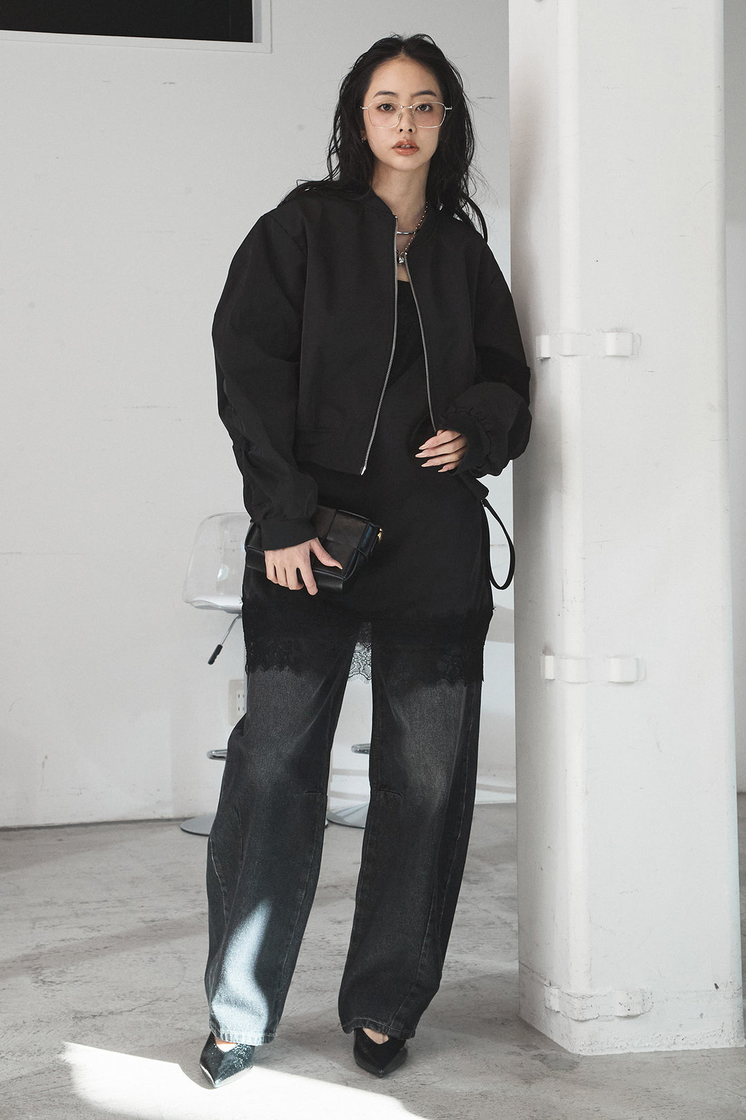 [SET]袖ギャザーデザインブルゾン+レース切り替えキャミソール+デニムアシメカーブパンツ(3set)