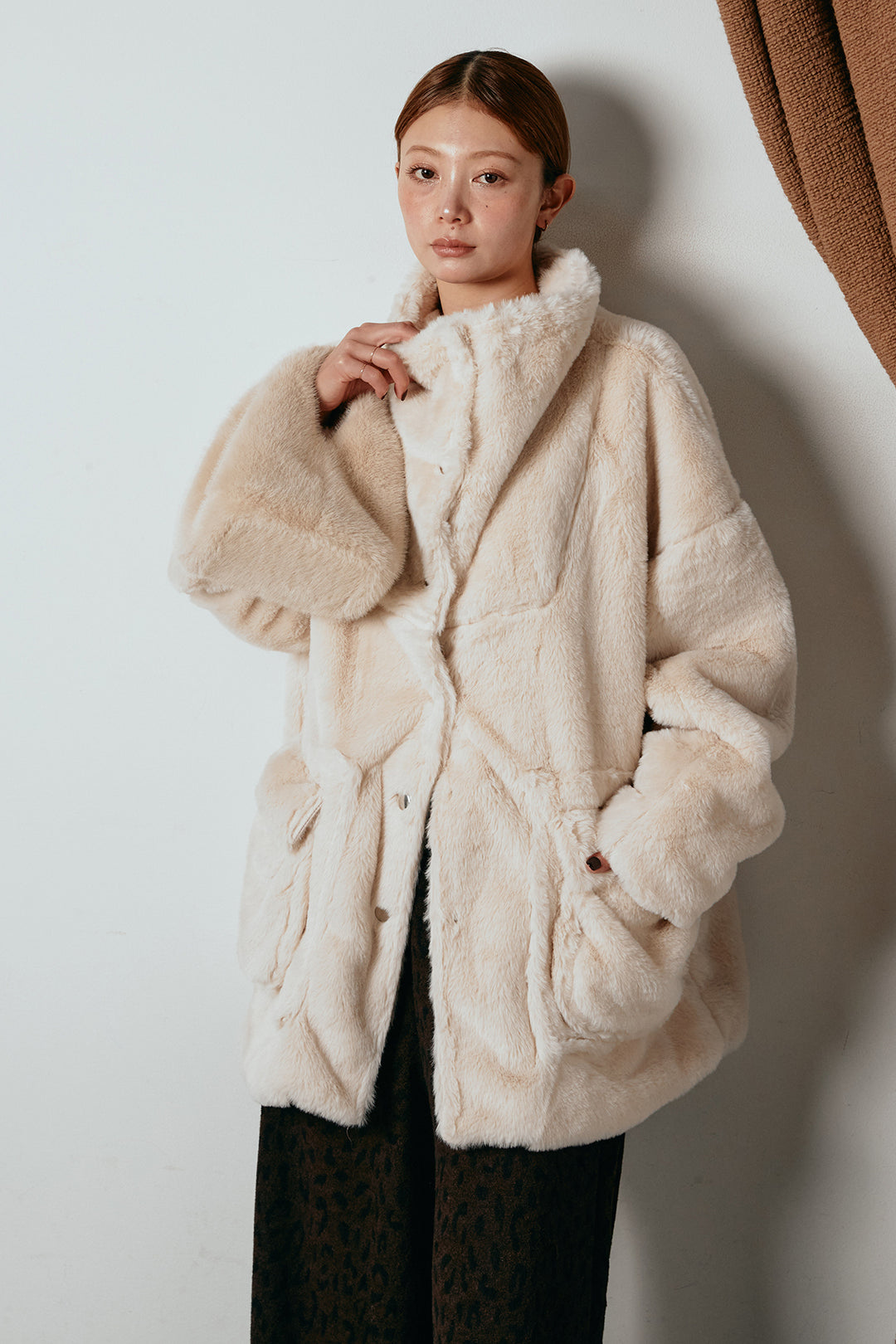 スタンドネックファーコート