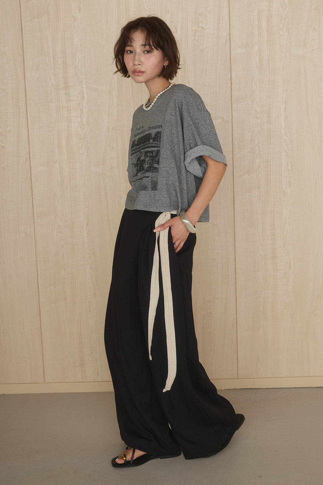 [SET]グラフィックサムデイワイドクロップドT+異素材ベルト付きラップ風ニュアンスワイドパンツ(2set)