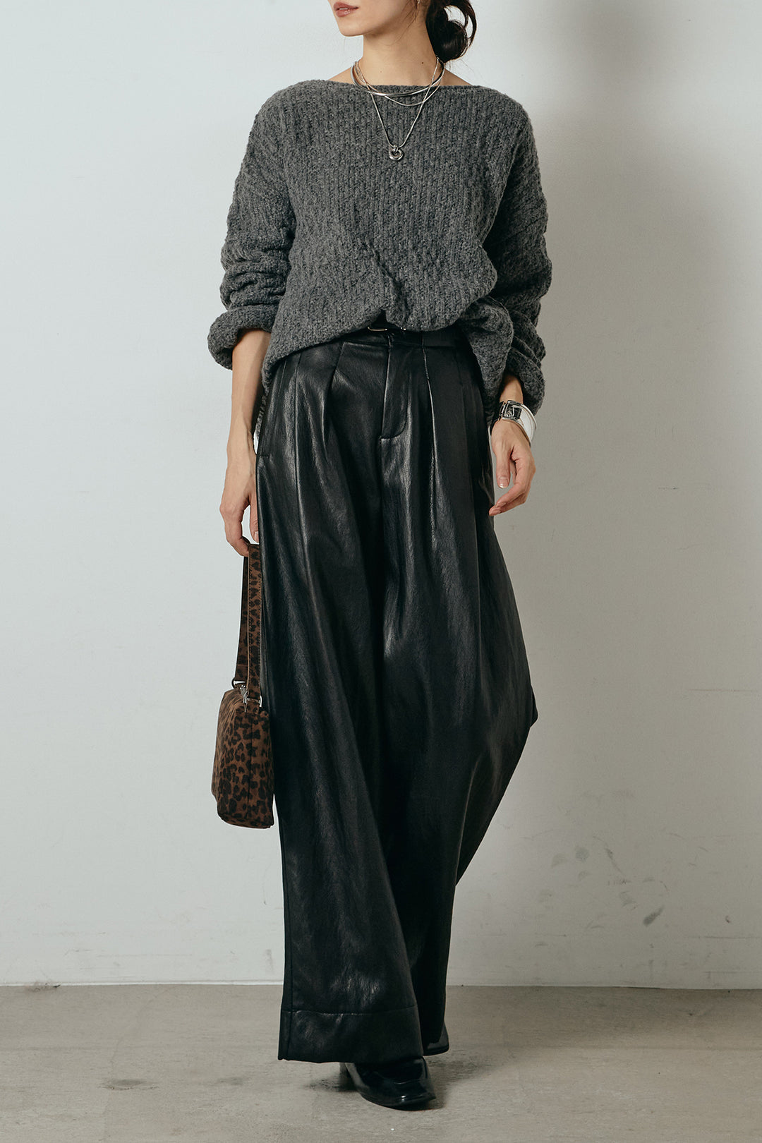 [SET]ボリューム編みニットプルオーバー+ベルト付きレザーライクタックパンツ(2set)