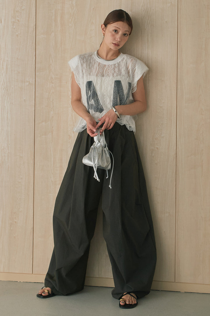 [SET]ロゴレースチュール重ねトップス+ニーサイドタックボリュームカーブパンツ(2set)