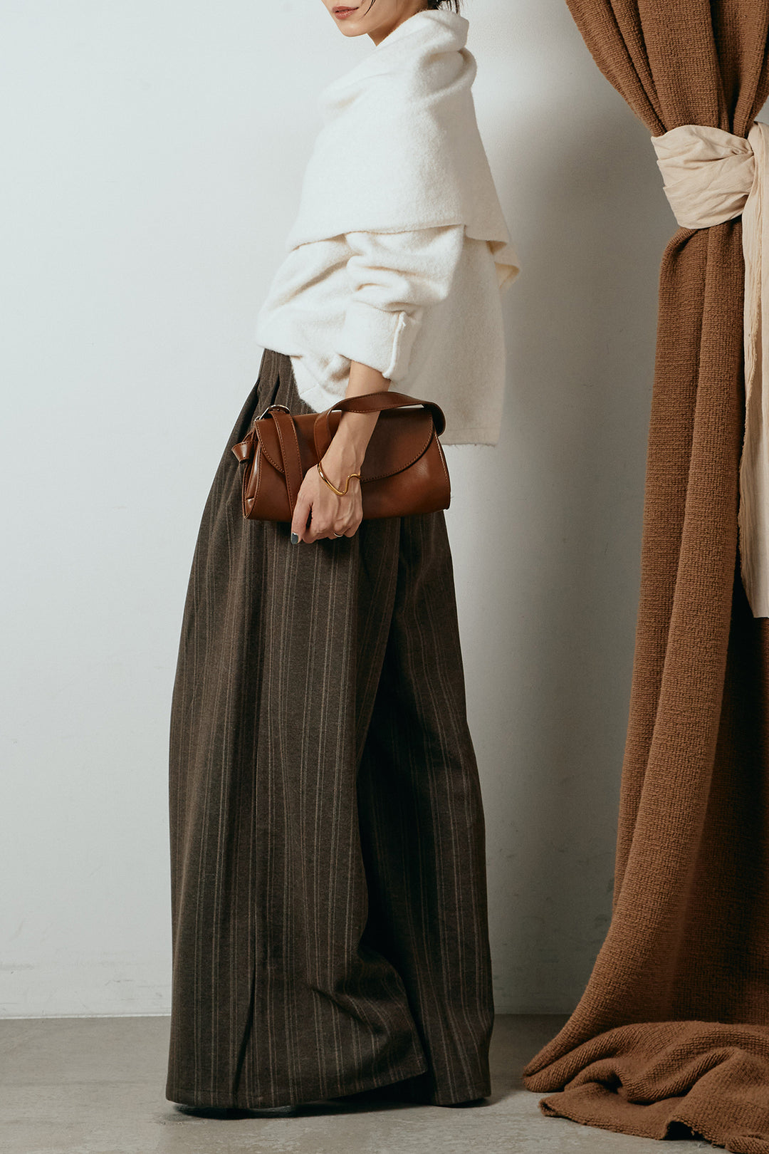 [SET]ネック巻きデザインニットトップス+タック入りマルチストライプ柄ワイドパンツ(2set)