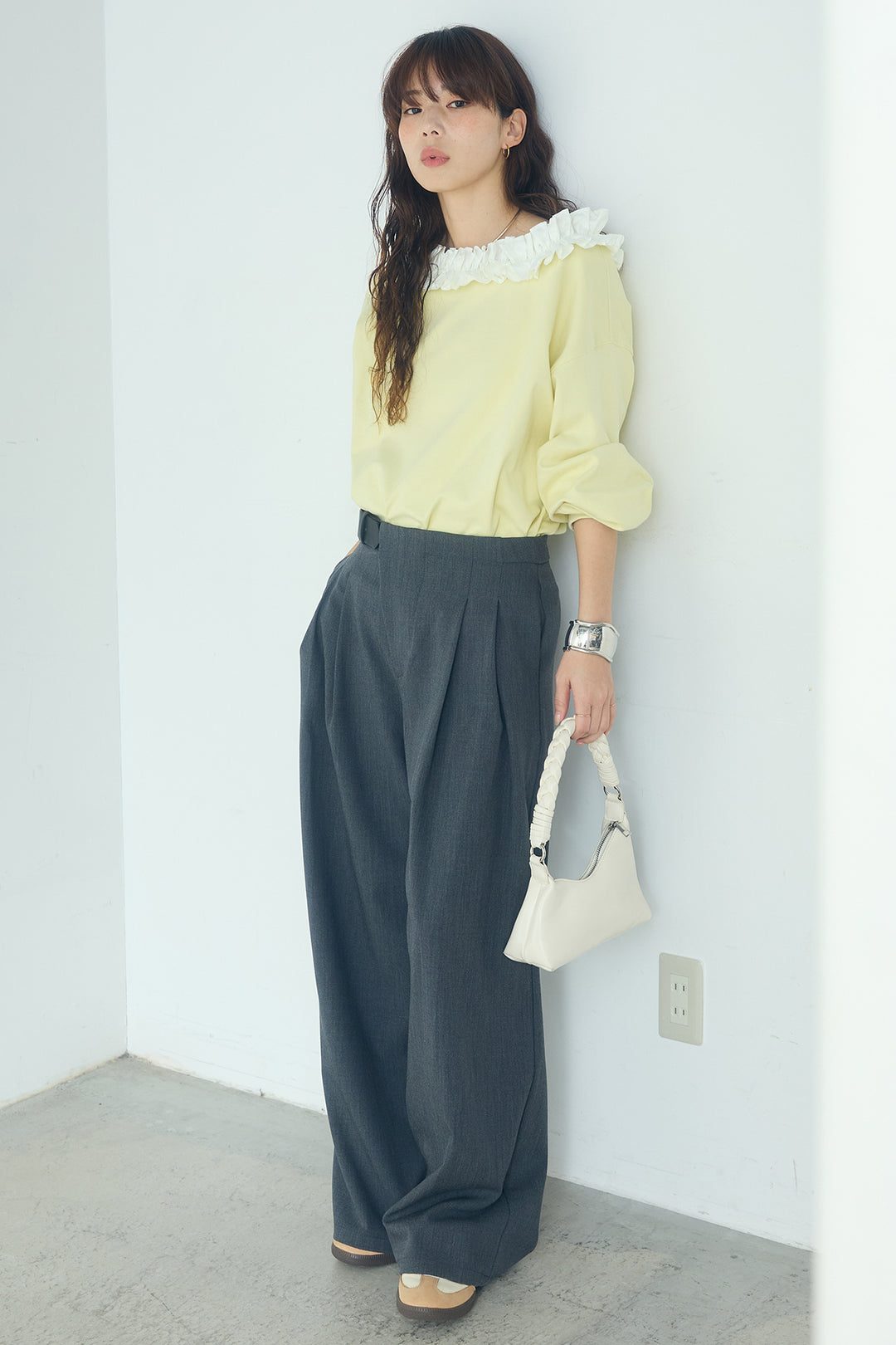 [SET]ネックギャザーフリルスウェット+サイドベルトタック入りスラックス(2set)