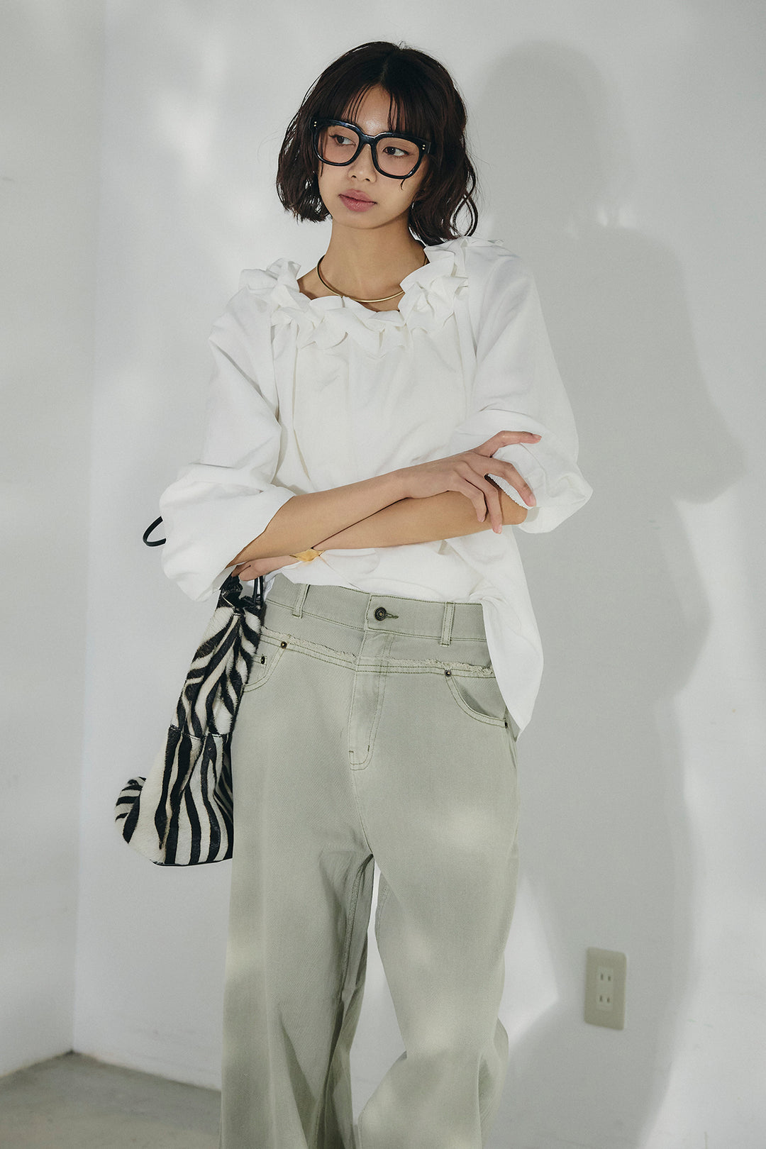 [SET]ネックフリルデザインブラウス+ウエスト裁ち切りデニムワイドパンツ(2set)