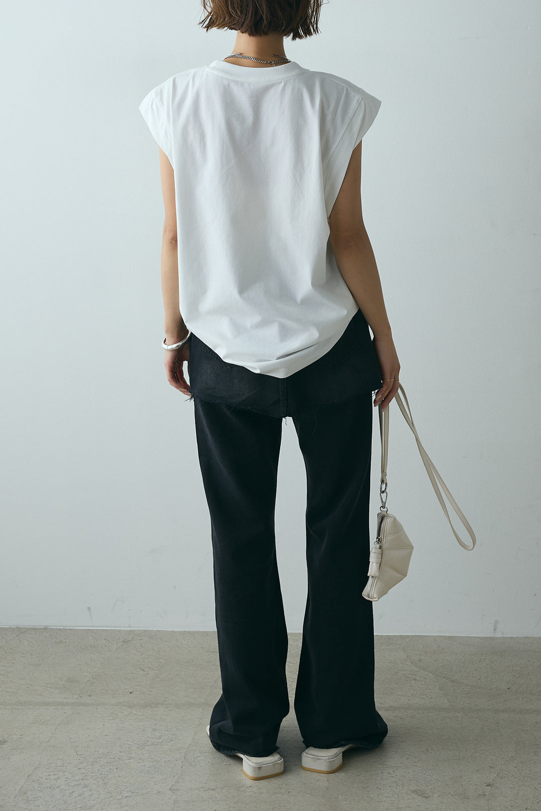 [SET]英字デザインノースリーブTシャツ+レイヤードデニムパンツ(2set)
