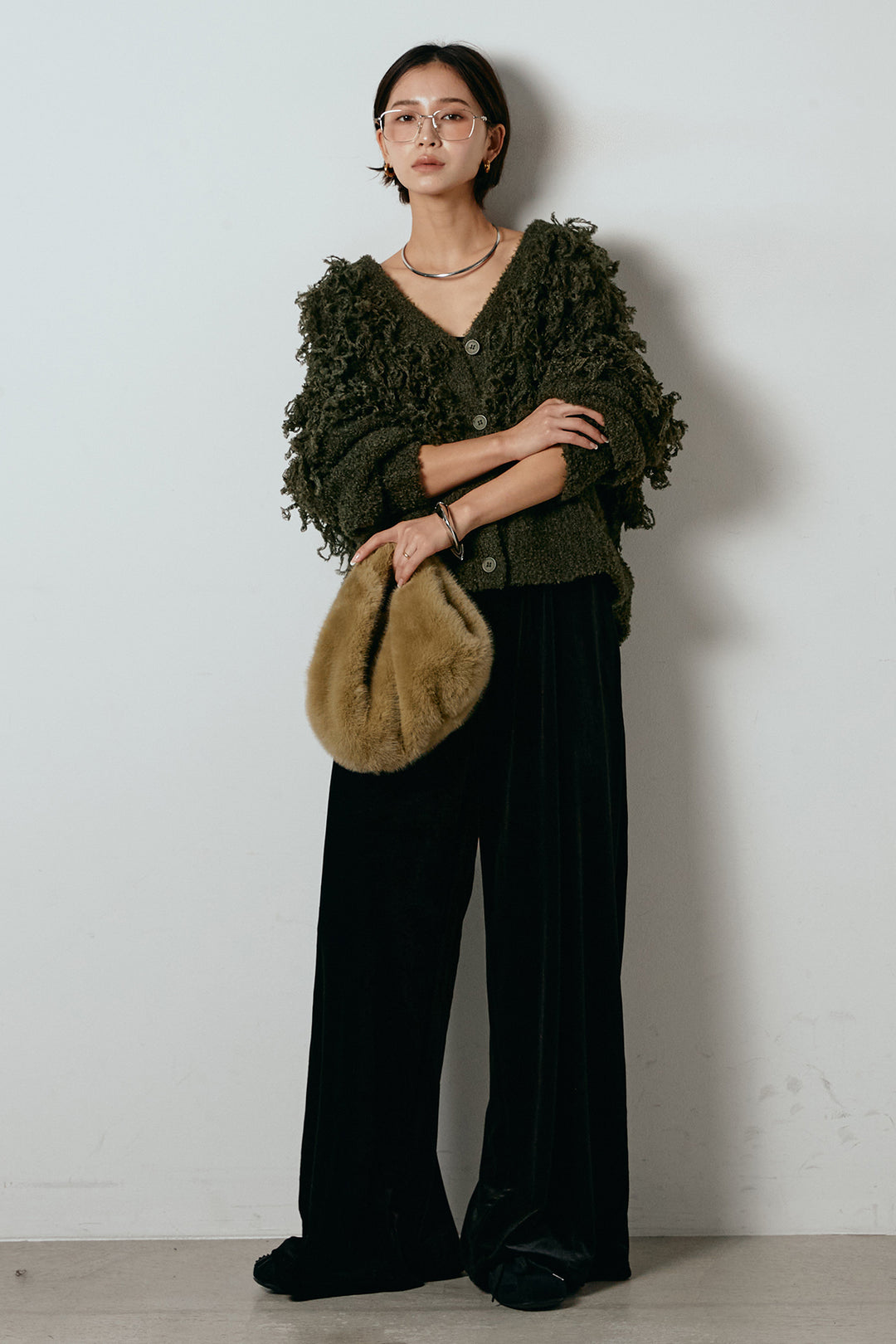 [SET]ループ編みVネックニットカーディガン+ベロアサスペンダー付きパンツ(2set)