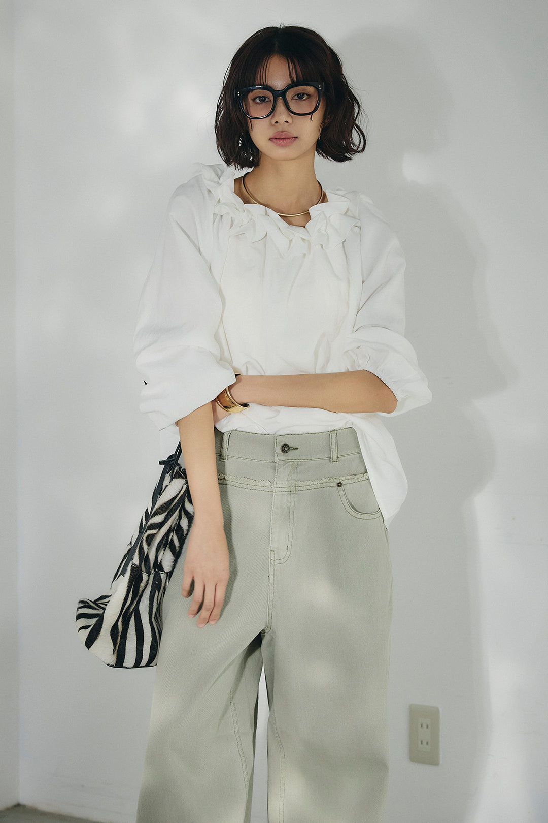 [SET]ネックフリルデザインブラウス+ウエスト裁ち切りデニムワイドパンツ(2set)