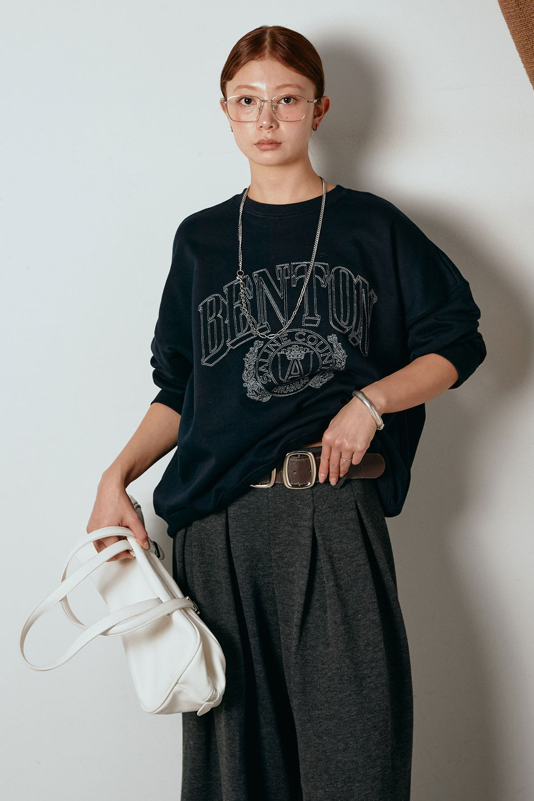 [SET]フロントロゴスウェットプルオーバー+カップ付きレースドッキングキャミソール(2set)