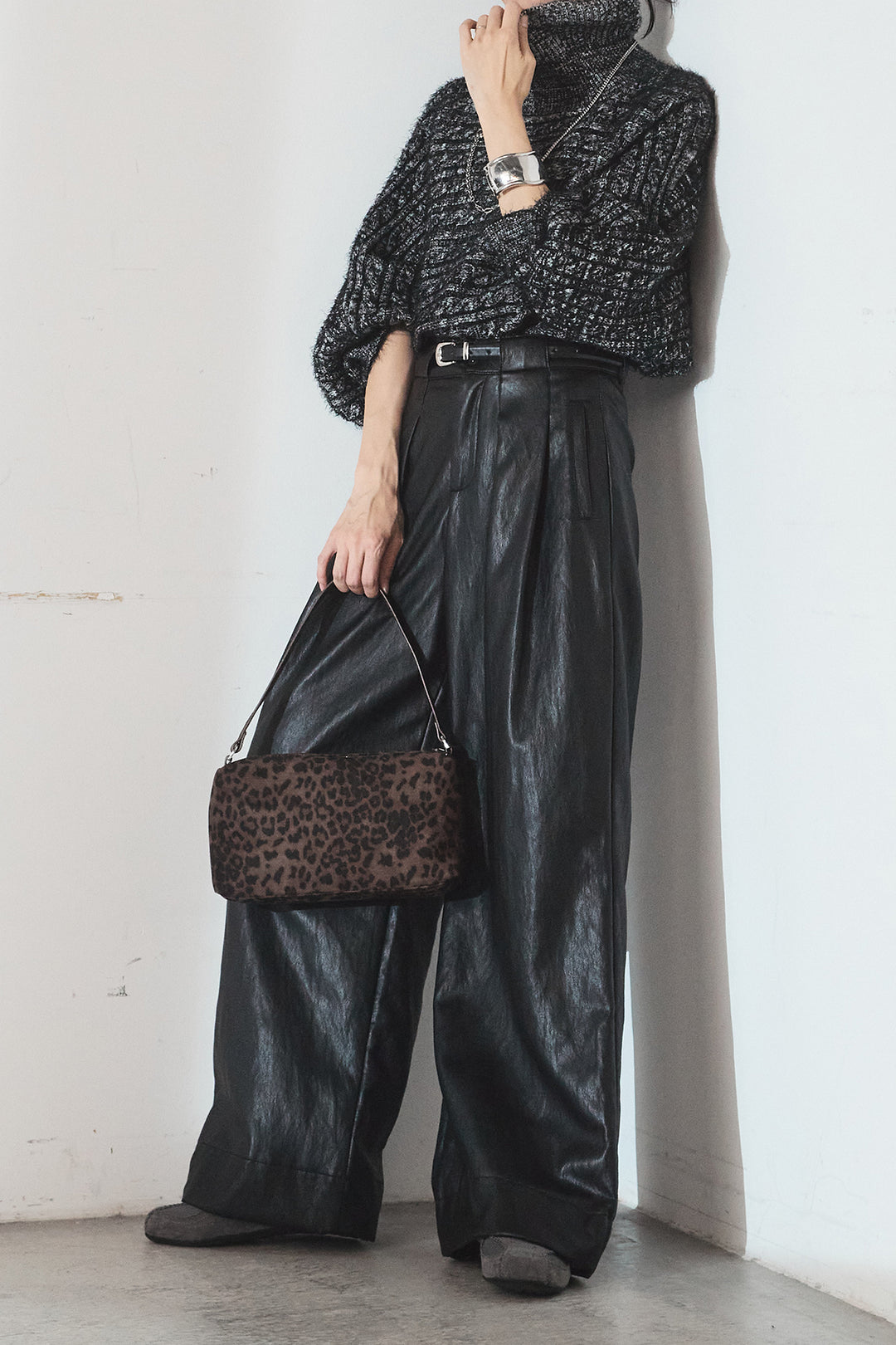 [SET]ミックス編みドルマンニットトップス+ベルト付きレザーライクタックパンツ(2set)