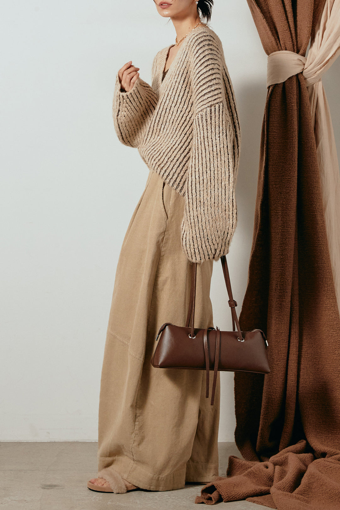 [SET]アルパカタッチ深Vニットトップス+タック入りコーデュロイワイドパンツ(2set)