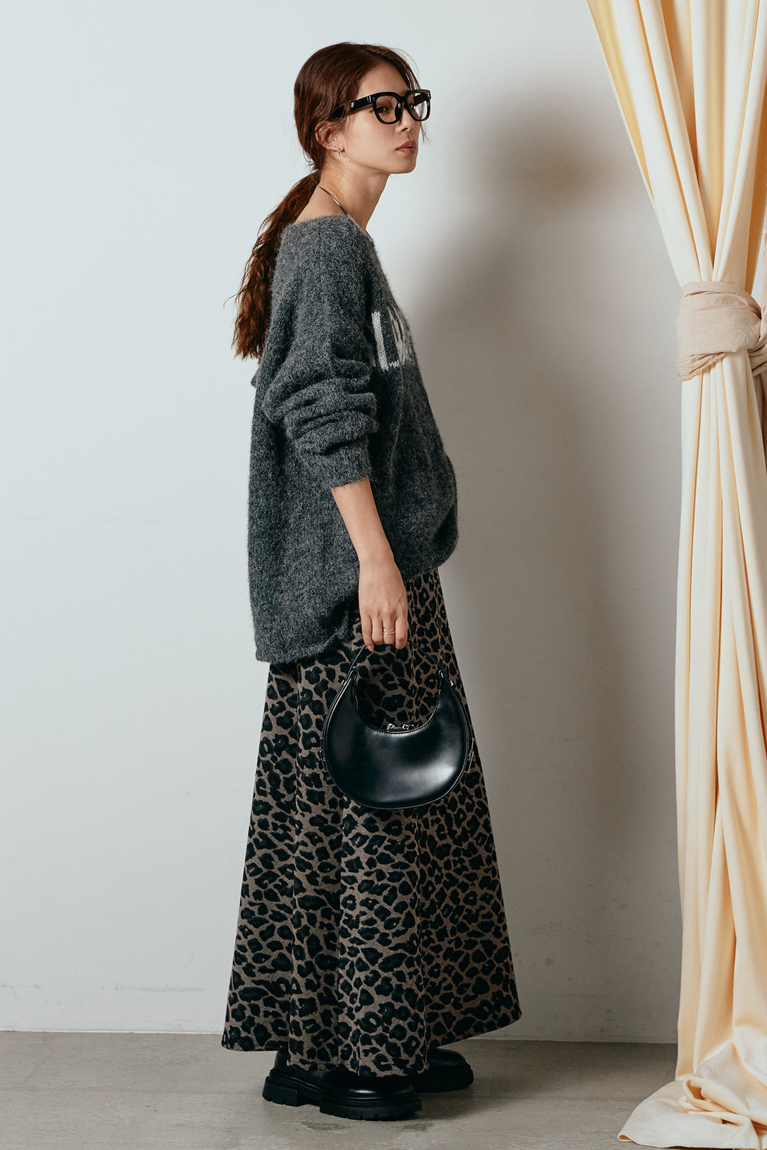 [SET]フロントロゴデザインニットトップス+レオパードロングスカート(2set)