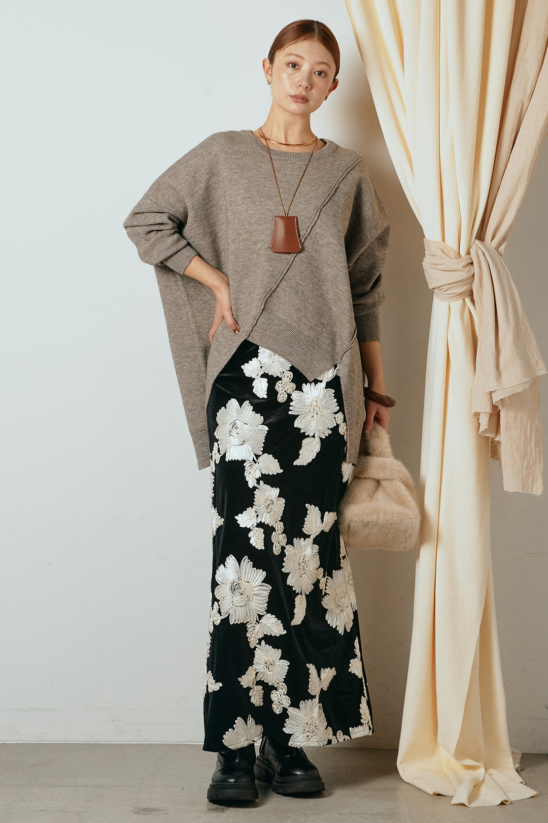 [SET]アシンメトリーデザインニットトップス+フラワー刺繍ワイドスカート(2set)