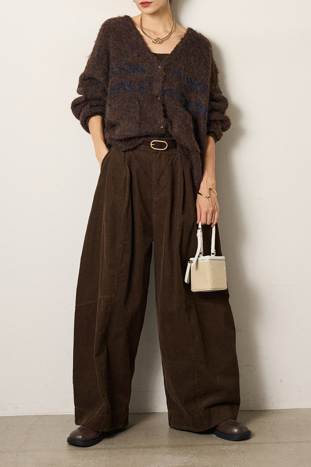 [SET]ウール混透かしロゴニットカーディガン+タック入りコーデュロイワイドパンツ(2set)