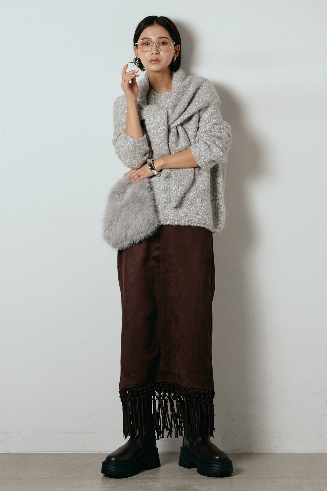 [SET]スカーフ付きミックスニットトップス+スウェードライク裾フリンジスカート(2set)