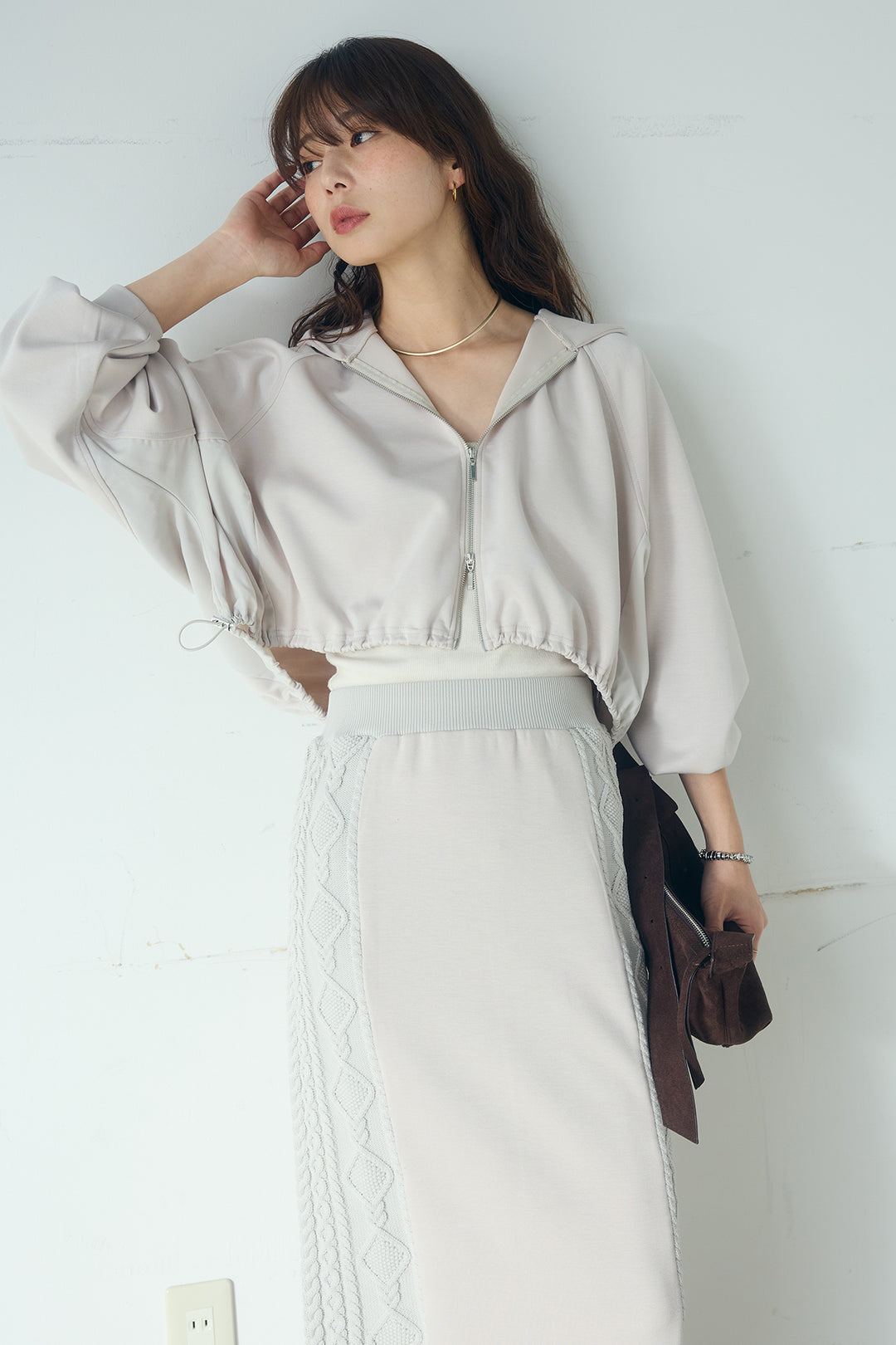 [SET]ドルマンショートフーディー+異素材ドッキングケーブルニットスカート(2set)