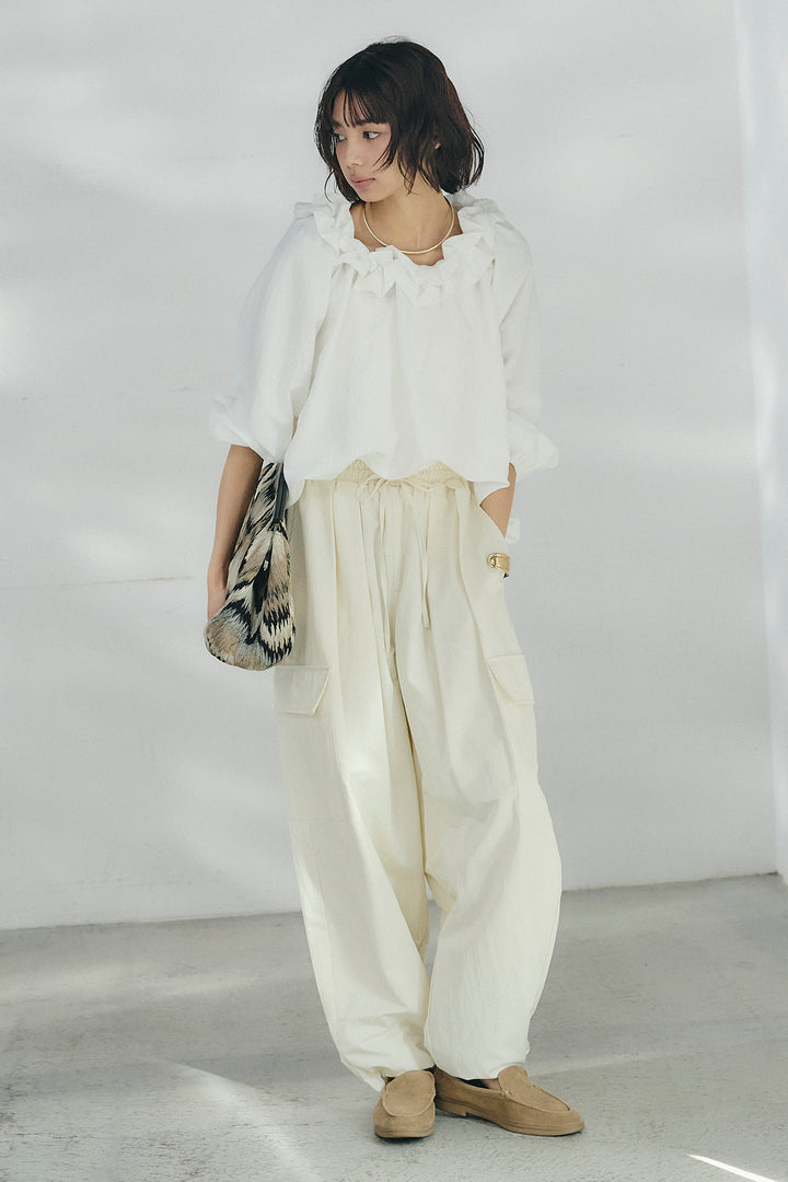 [SET]ネックフリルデザインブラウス+撥水ジョガーパンツ(2set)