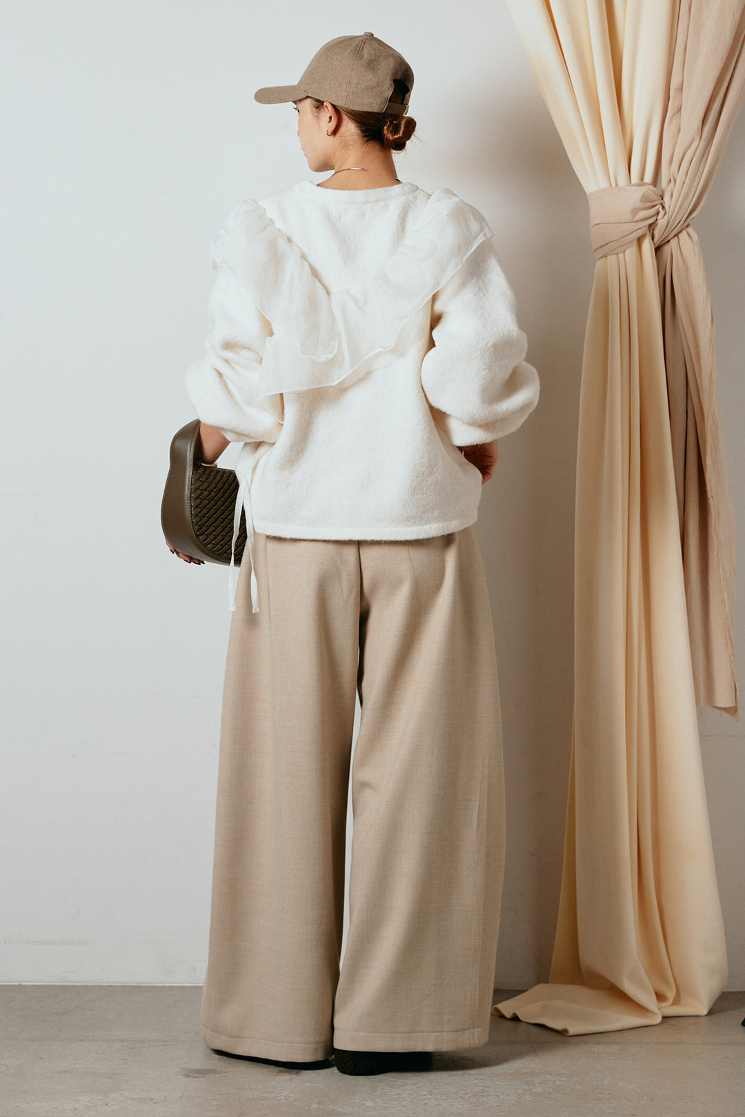 [SET]アシンメトリーフリルニットトップス+ポーチベルト付きカーブパンツ(2set)