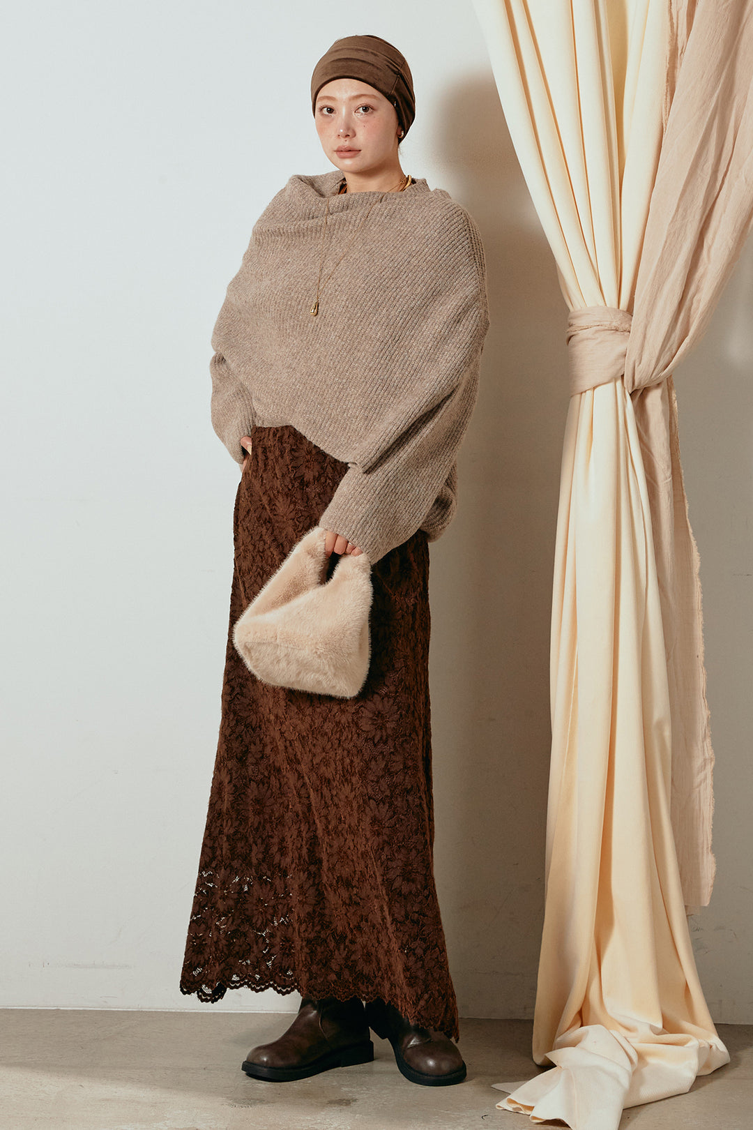 [SET]ケープデザインリブニットトップス+花柄刺繍ベロアフレアスカート(2set)