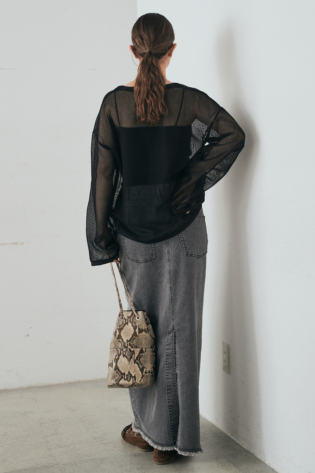 [SET]メッシュカットソースキッパープルオーバー+ウエストクロスデニムタイトスカート(2set)