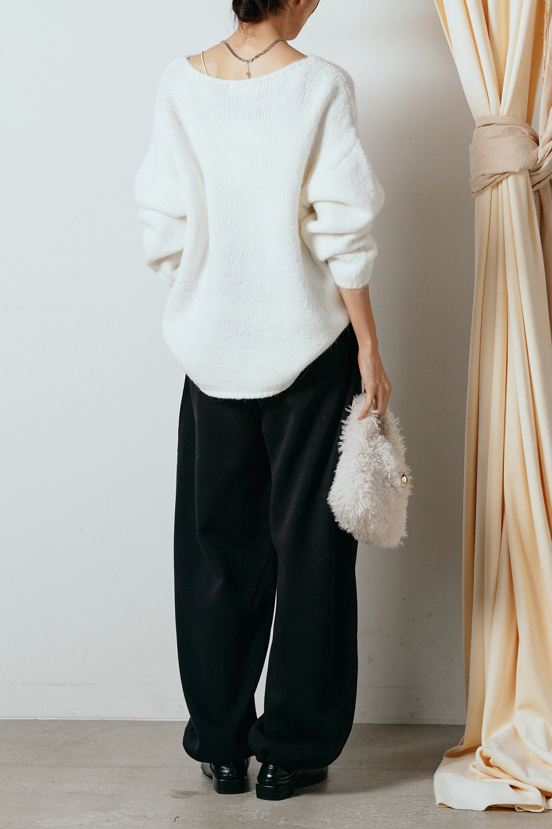 [SET]フロントロゴデザインニットトップス+スウェットワイドカーブパンツ(2set)