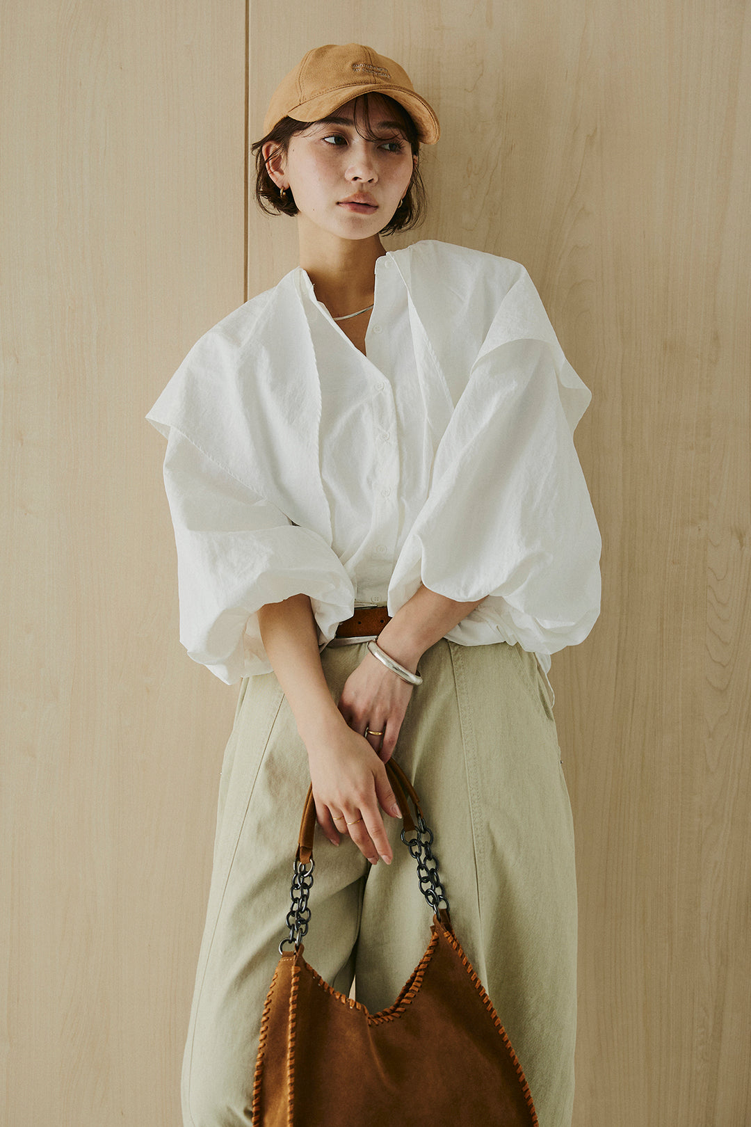 [SET]ケープカラーナイロンブラウス+サイドベルトカーブワイドパンツ(2set)