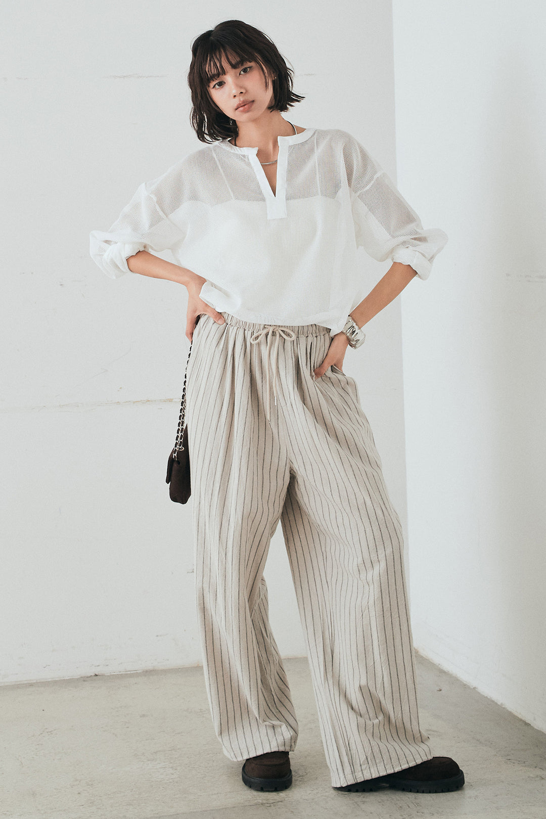[SET]メッシュカットソースキッパープルオーバー+リネンライクストライプタックイージーパンツ(2set)